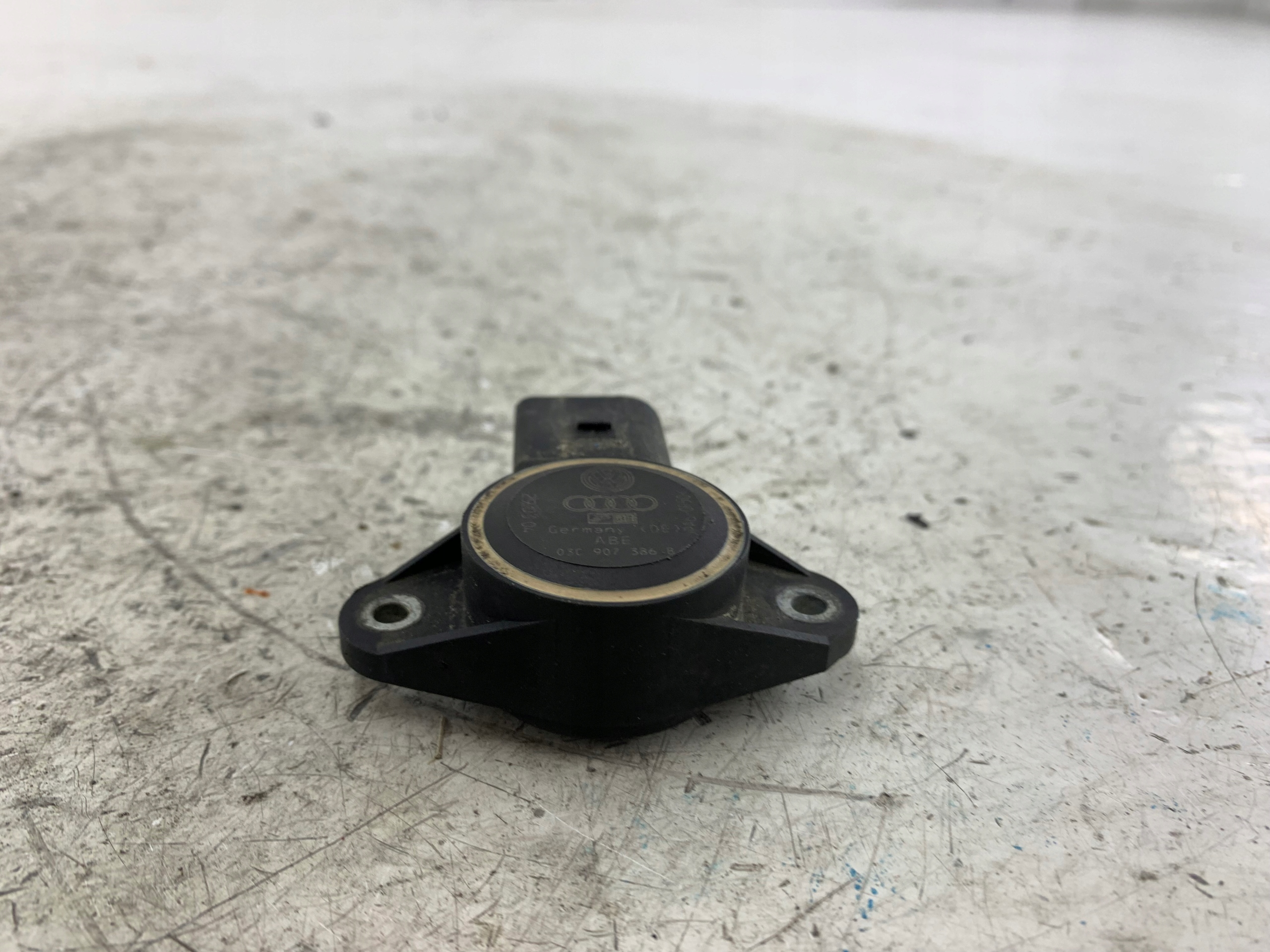 AUDI A6 C6 3.2 TFSI CZUJNIK KLAPEK KOLEKTORA 03C907386B - zdjęcie 4