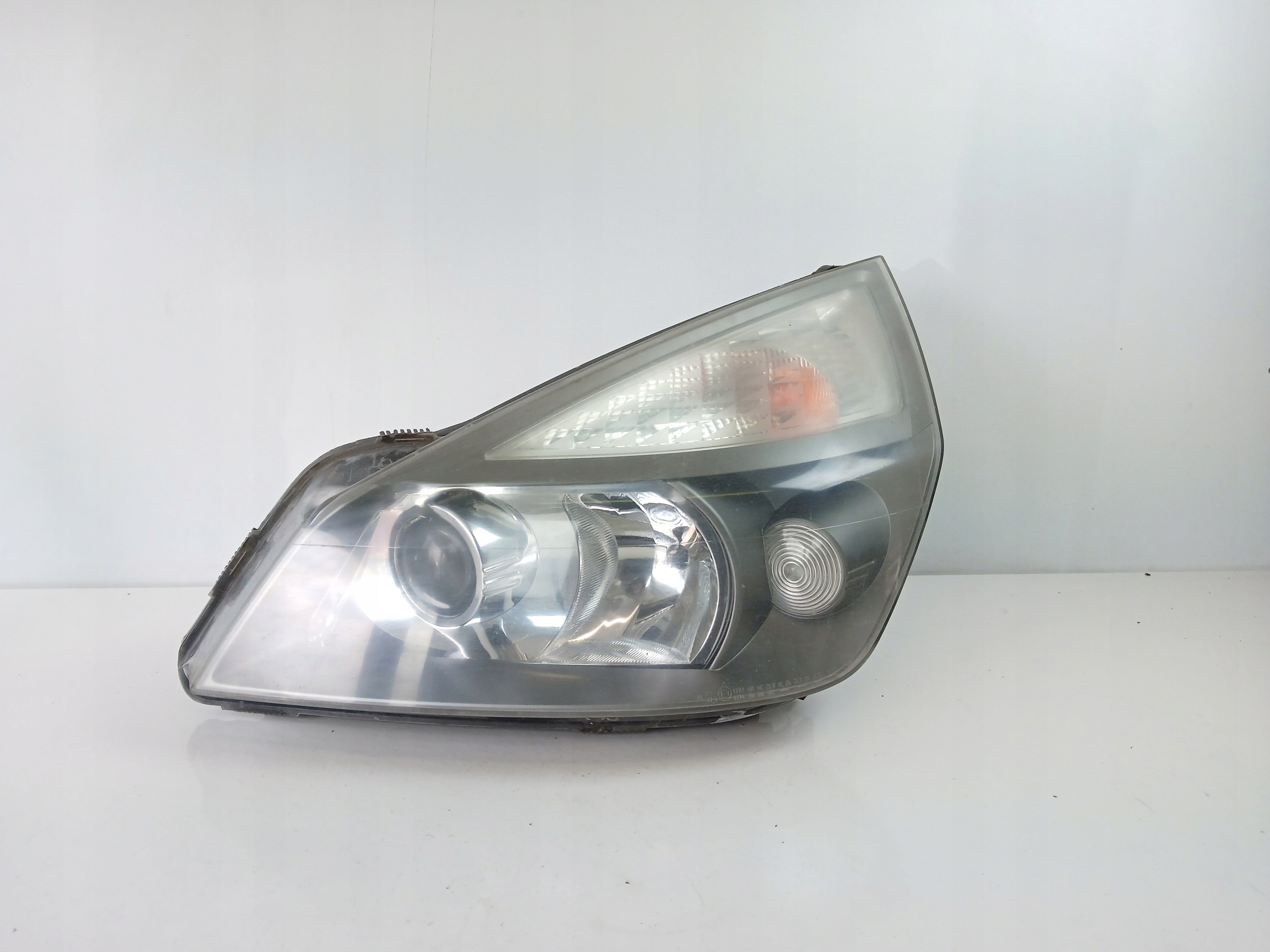 Dodatkowe zdjęcie używanej części: RENAULT ESPACE IV LAMPA LEWA PRZÓD XENON PRZETWORNICA