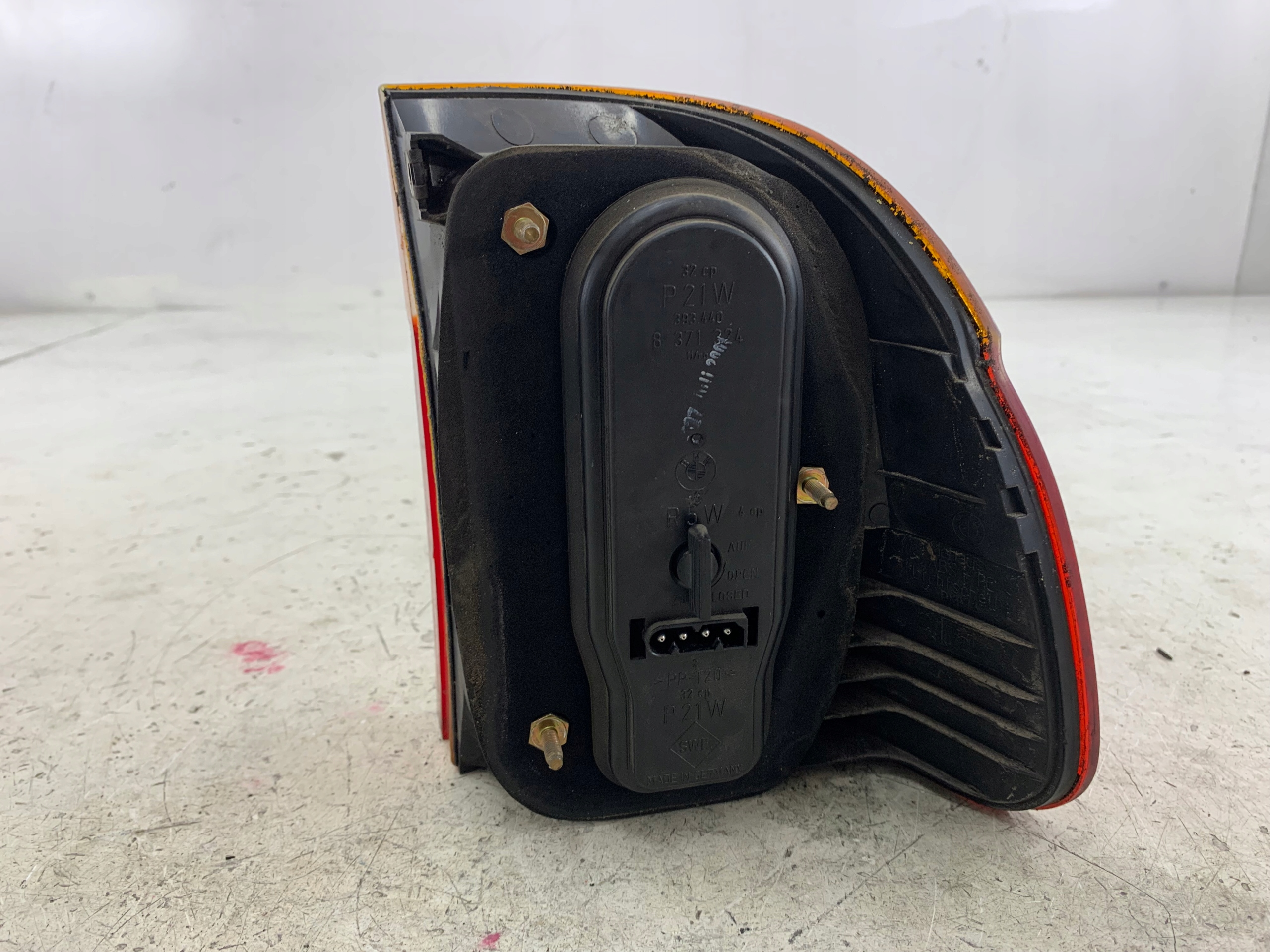 BMW E39 KOMBI TOURING LAMPA LEWA TYŁ 6900213 - zdjęcie 4