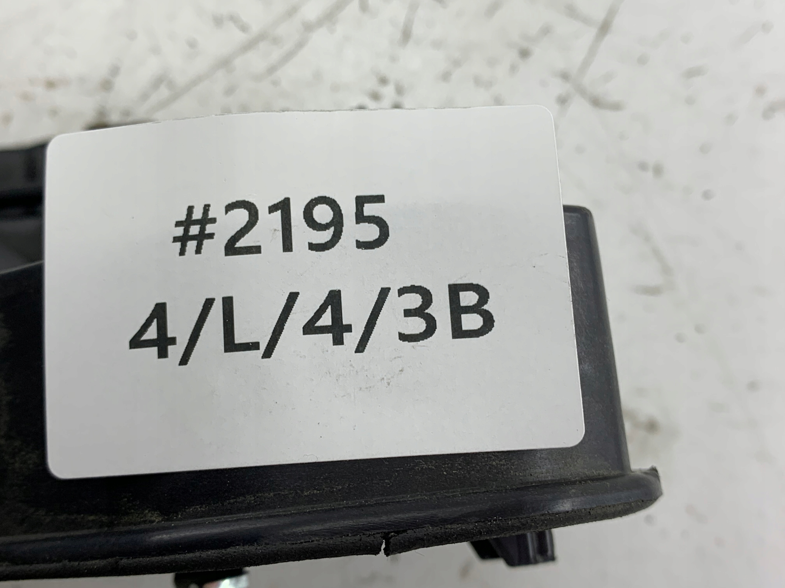 BMW E60 E61 ZAMEK DRZWI LEWY TYŁ 7202147 - zdjęcie 8