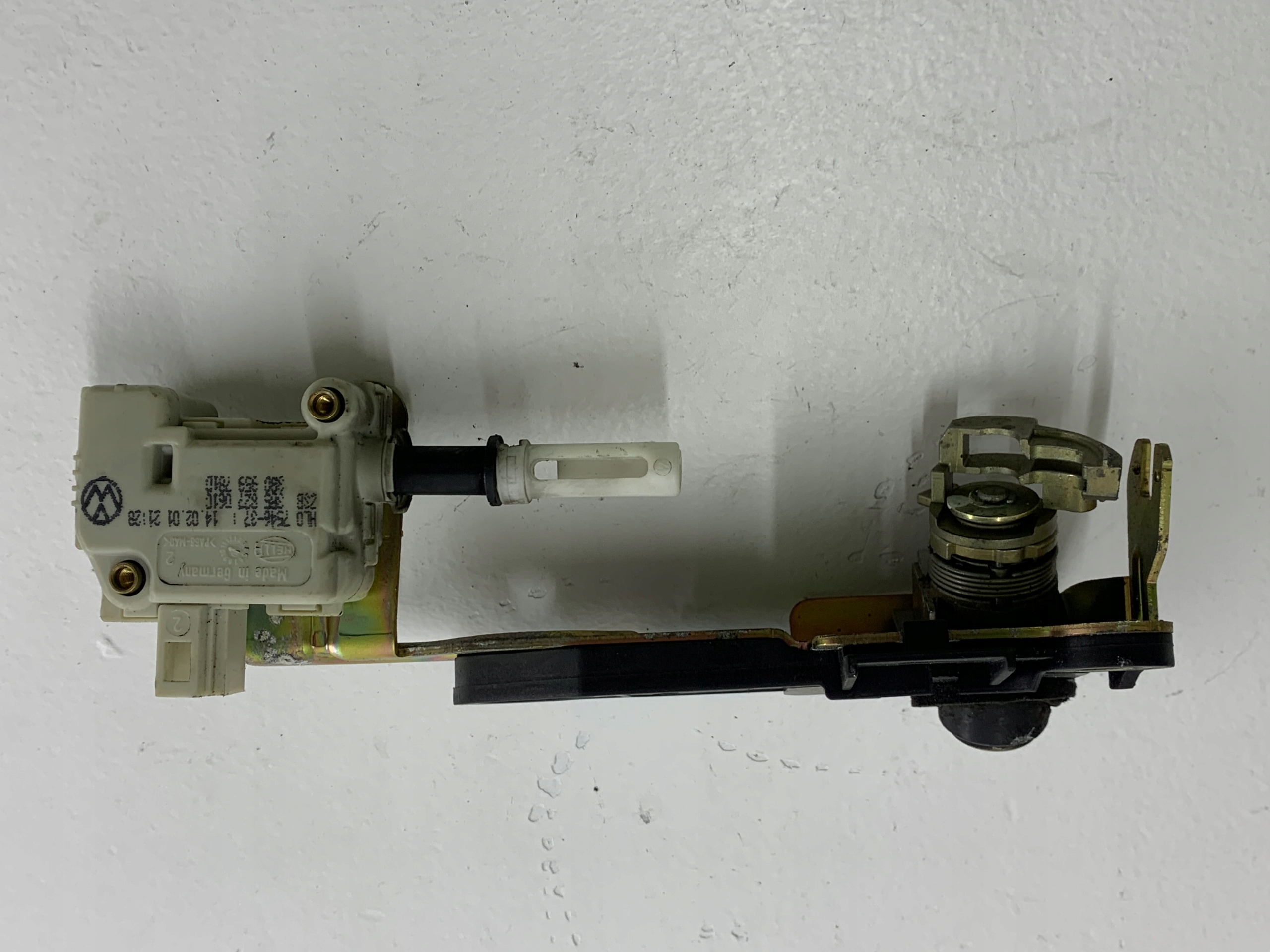 VW PASSAT B5 LIFT ZAMEK SIŁOWNIK KLAPY BAGAŻNIKA 3B5827061C 3B9827297A - zdjęcie 8