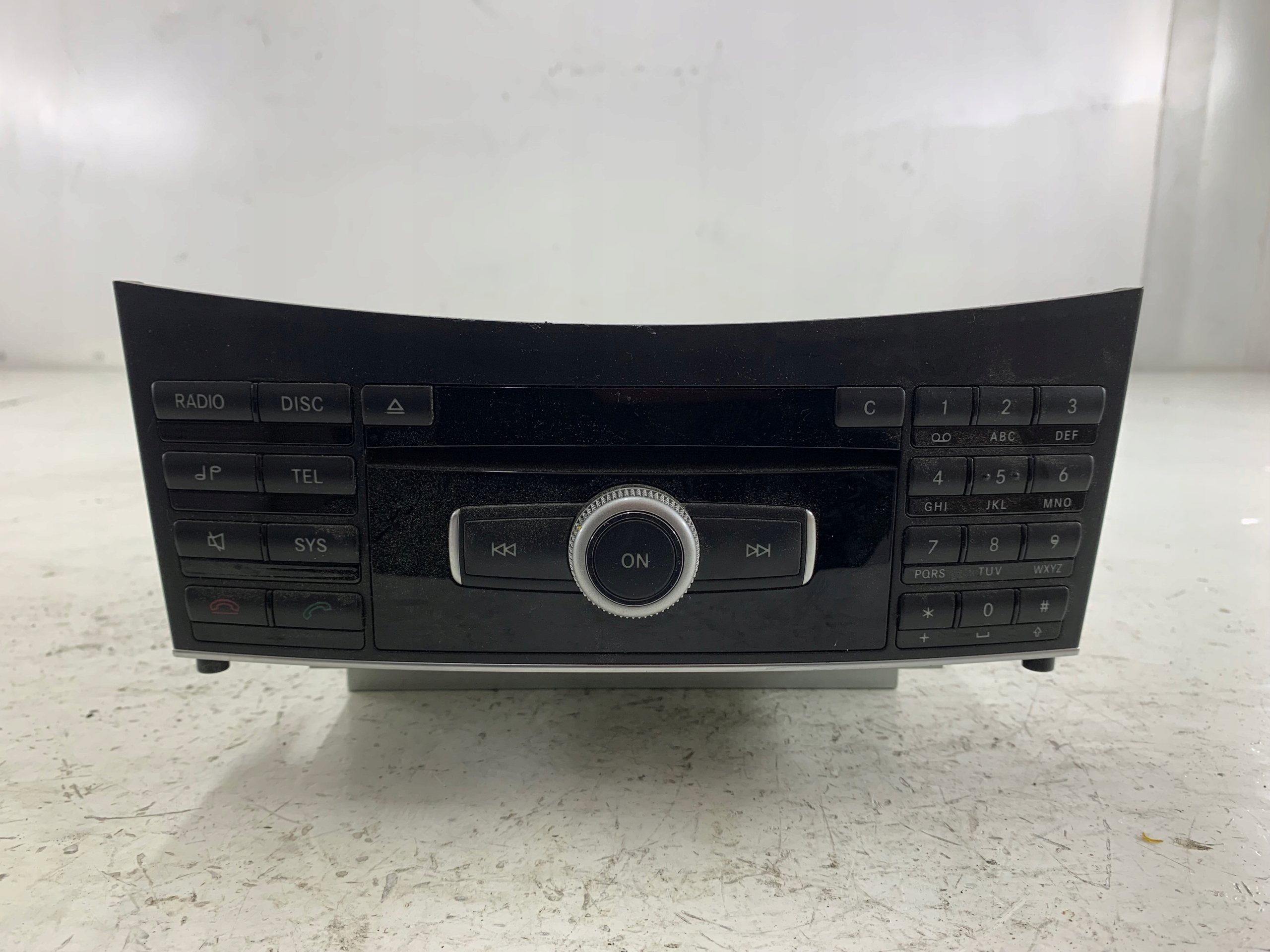 Dodatkowe zdjęcie używanej części: MERCEDES W212 RADIO FABRYCZNE CD A2129008304