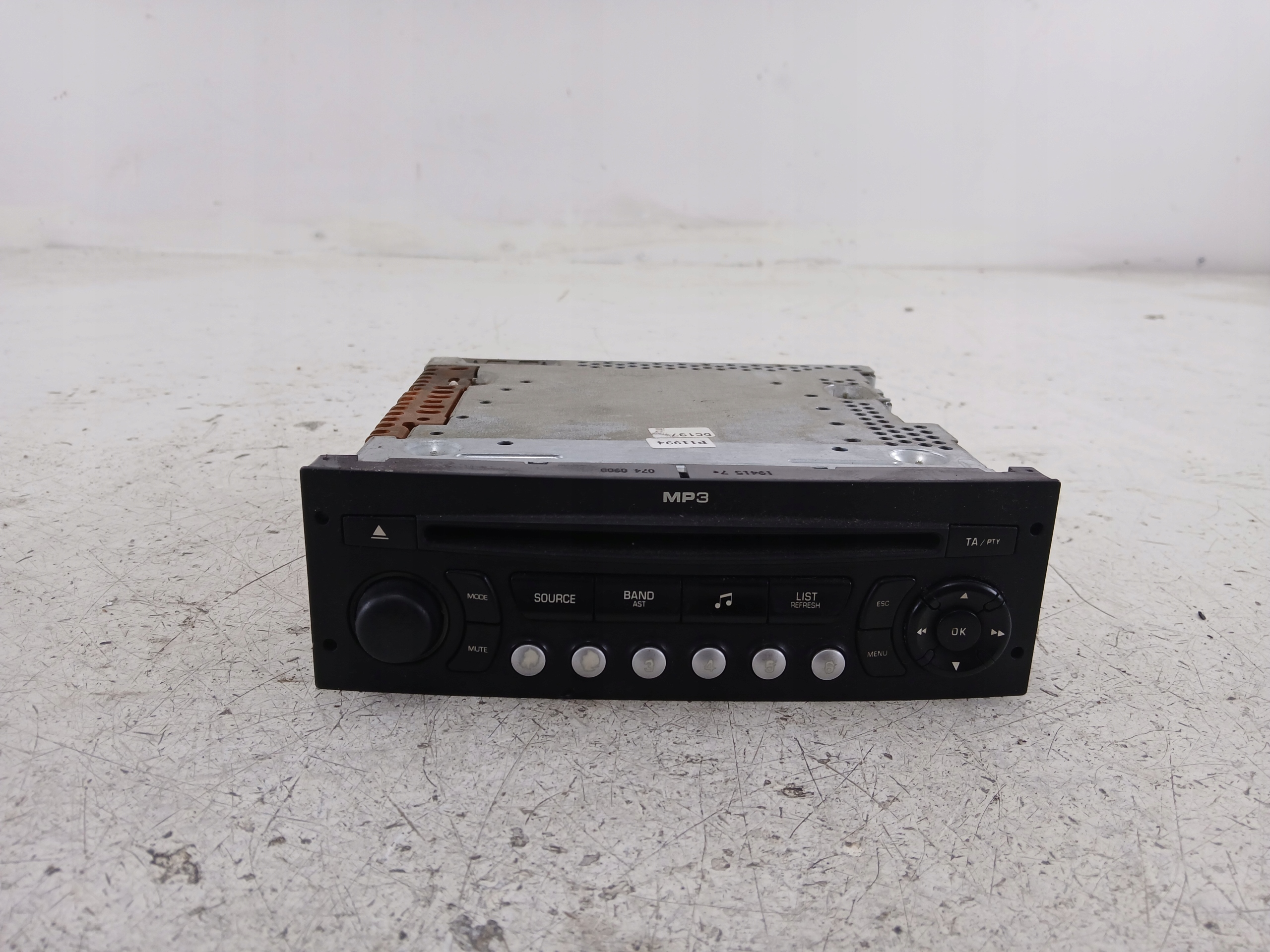 Dodatkowe zdjęcie używanej części: CITROEN C4 PICASSO I RADIO FABRYCZNE CD 96637348XT
