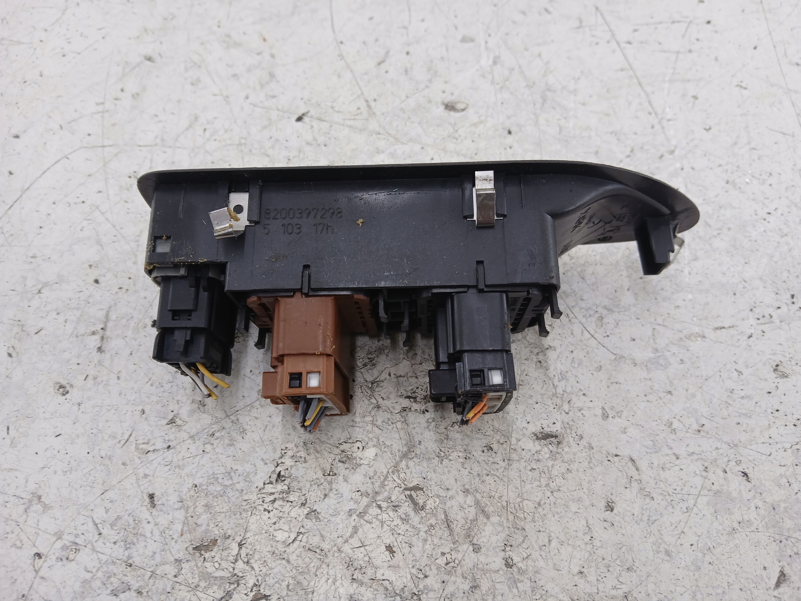 Dodatkowe zdjęcie używanej części: RENAULT VEL SATIS LAGUNA II ESPACE IV PANEL SZYB LEWY PRZÓD 8200397298