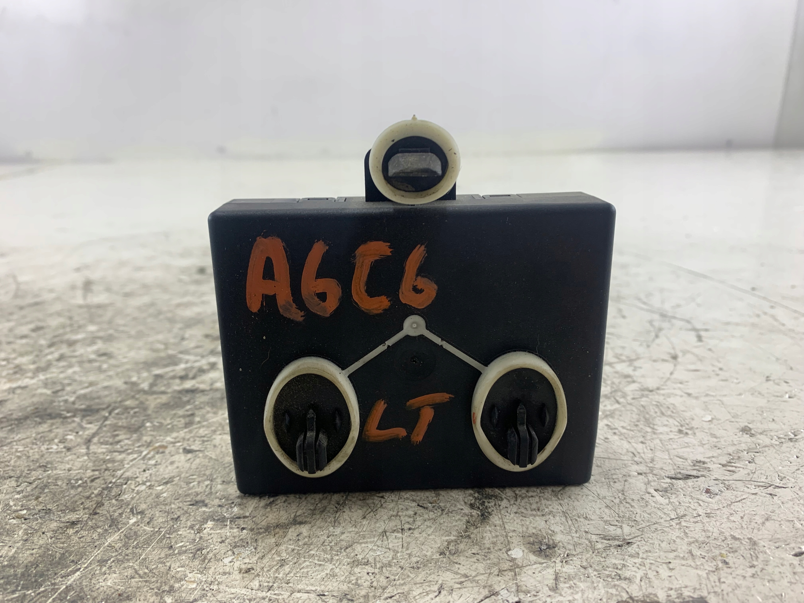 AUDI A6 C6 MODUŁ DRZWI LEWY TYŁ 4F0959795A - zdjęcie 4