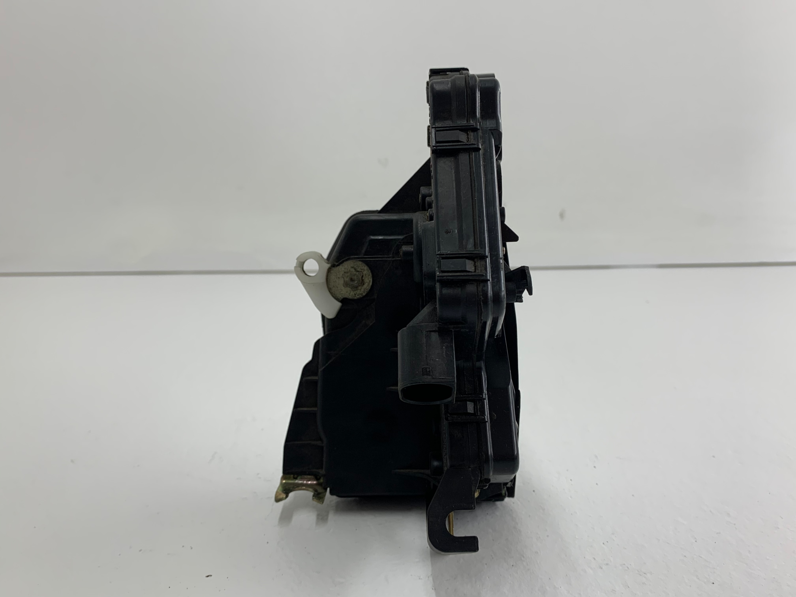 BMW E46 ZAMEK DRZWI PRAWY PRZÓD - zdjęcie 6