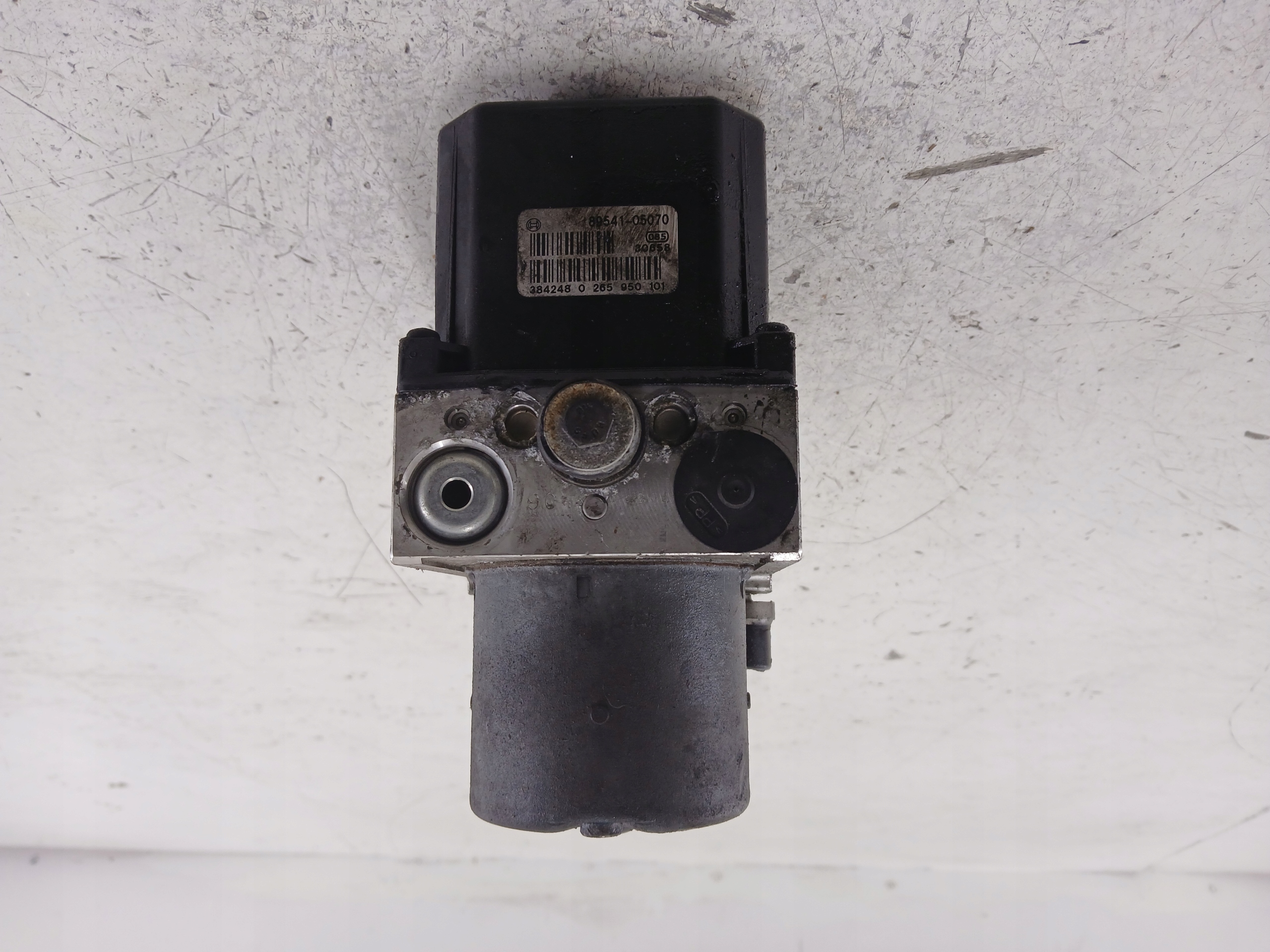 Dodatkowe zdjęcie używanej części: TOYOTA AVENSIS T25 POMPA HAMULCOWA ABS 44540-05030 0265950101