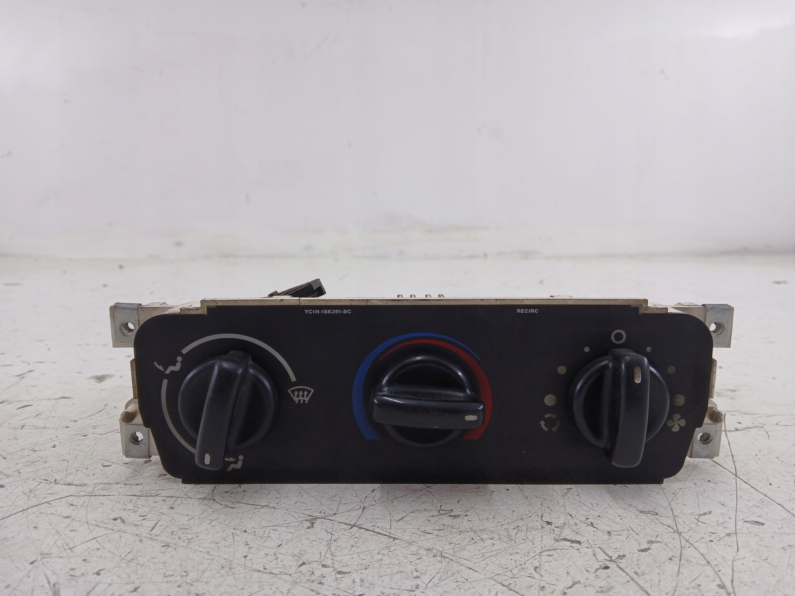 Dodatkowe zdjęcie używanej części: FORD TRANSIT MK5 PANEL NAWIEWU OGRZEWANIA YC1H-18K391-BC