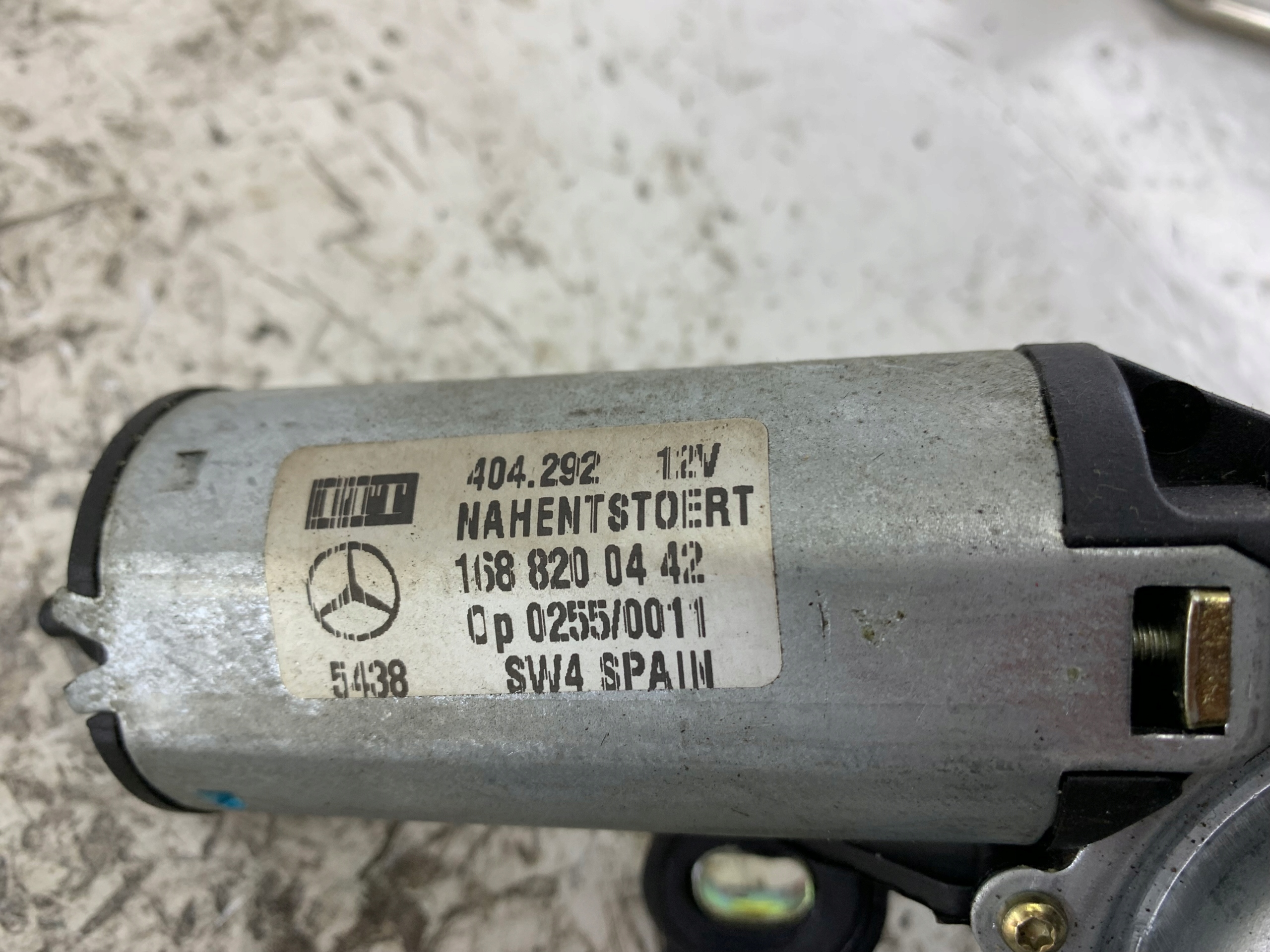 MERCEDES W168 MECHANIZM WYCIERACZKI TYŁ 1688200442 - zdjęcie 6