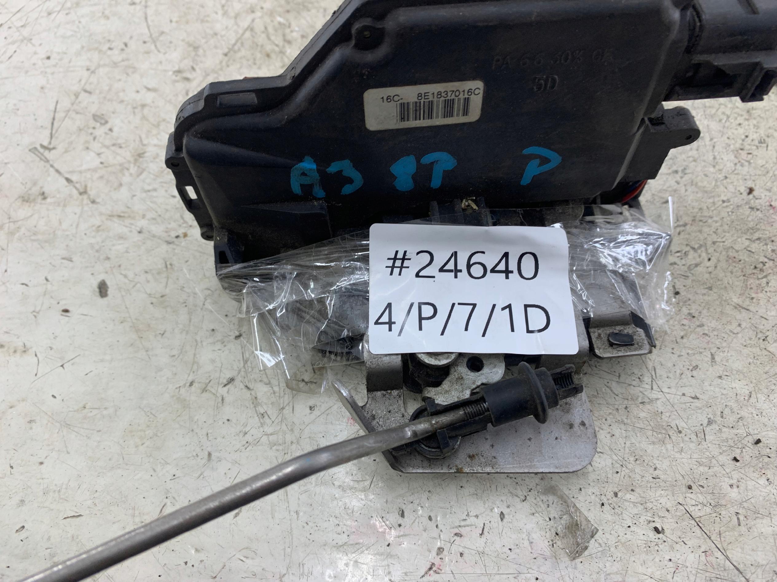 AUDI A3 8P 3D AUDI A4 B6 ZAMEK DRZWI PRAWY 8E1837016C - zdjęcie 6