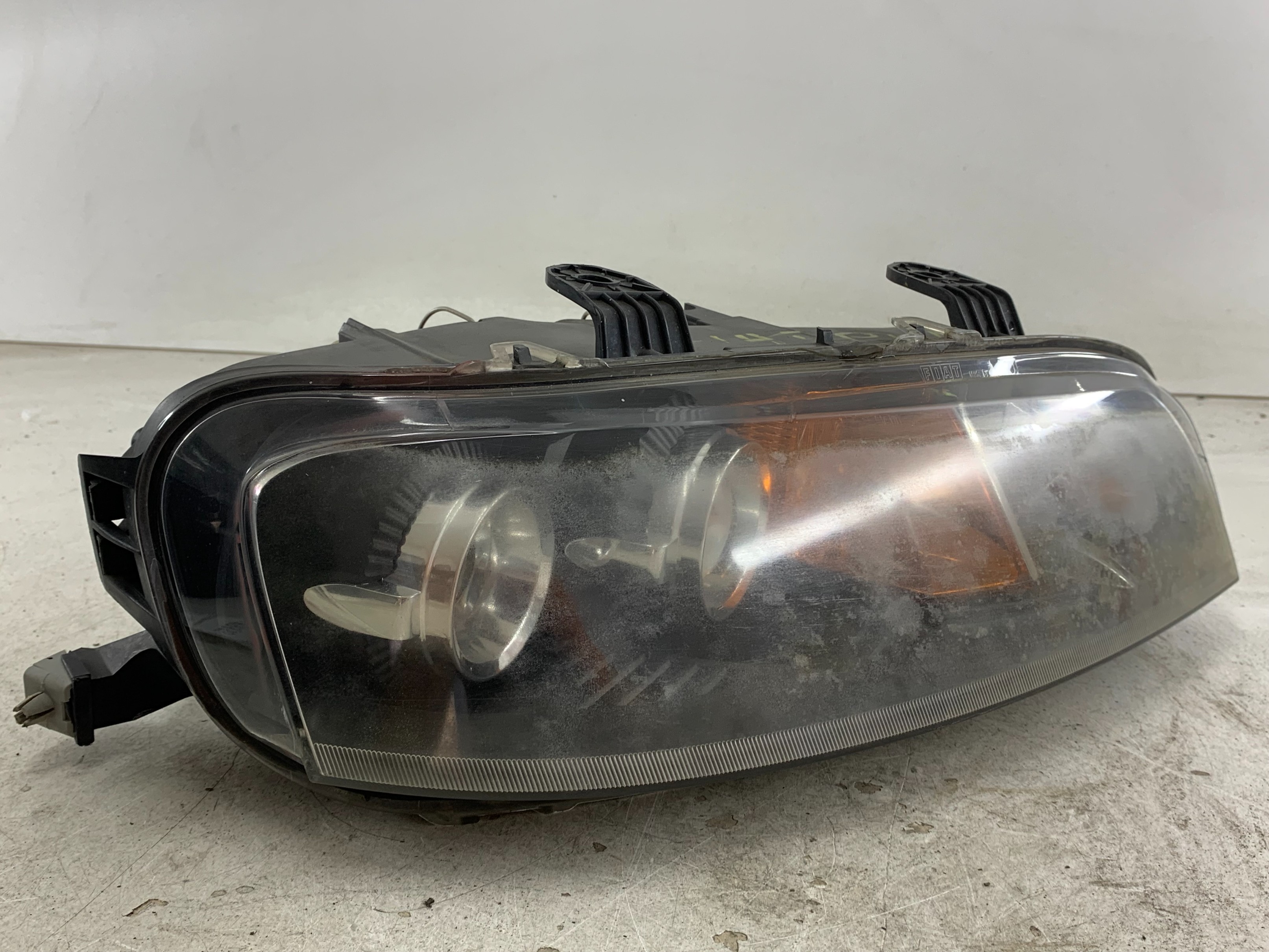 LAMPA PRAWA PRZEDNIA FIAT PUNTO 89100956 - zdjęcie 3