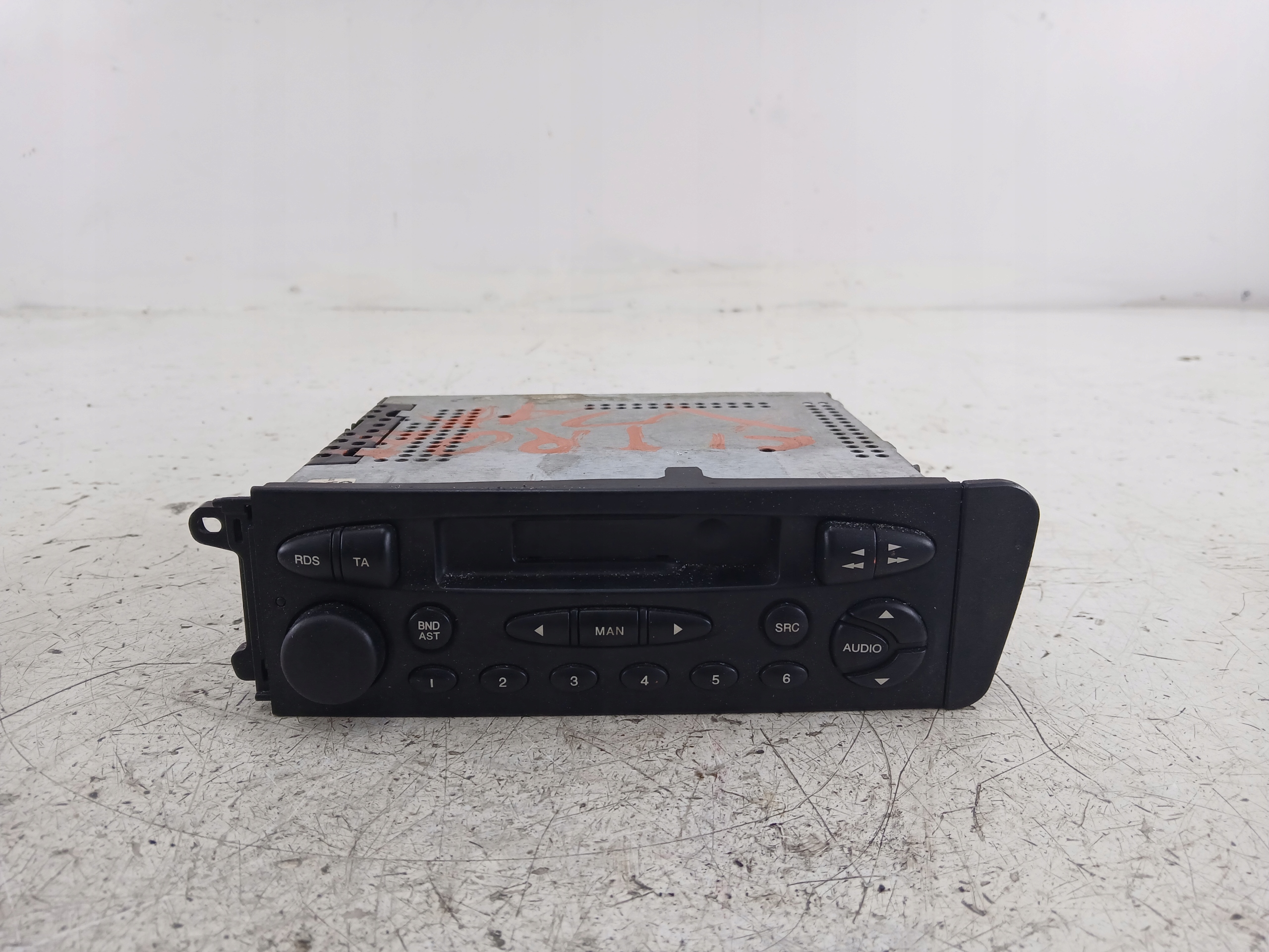 Dodatkowe zdjęcie używanej części: CITROEN XSARA PICASSO RADIO FABRYCZNE KASETA 9631775580 PHILIPS