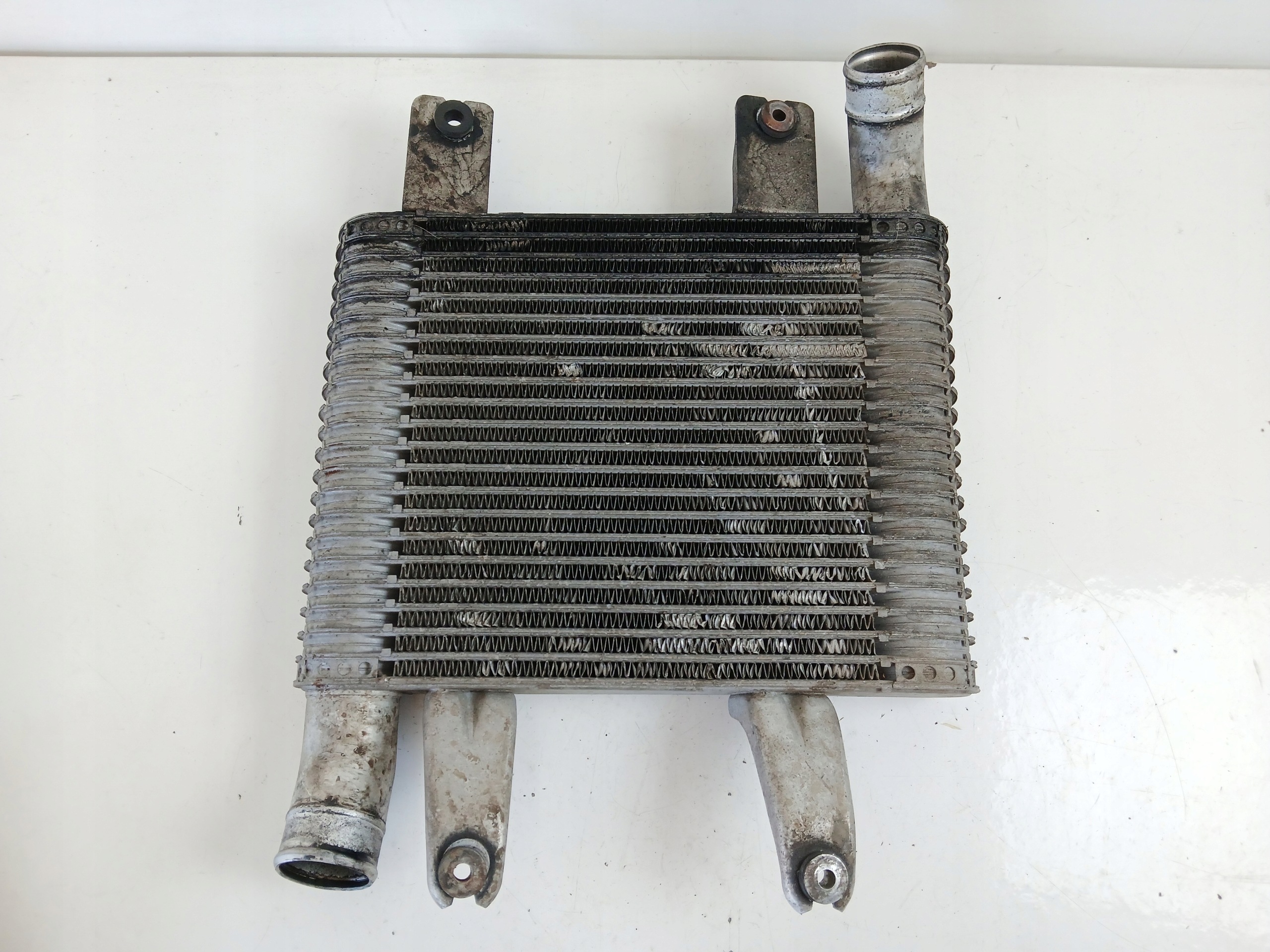 Dodatkowe zdjęcie używanej części: HYUNDAI TERRACAN I 2.9 CRDI INTERCOOLER CHŁODNICA 28190-4X70X