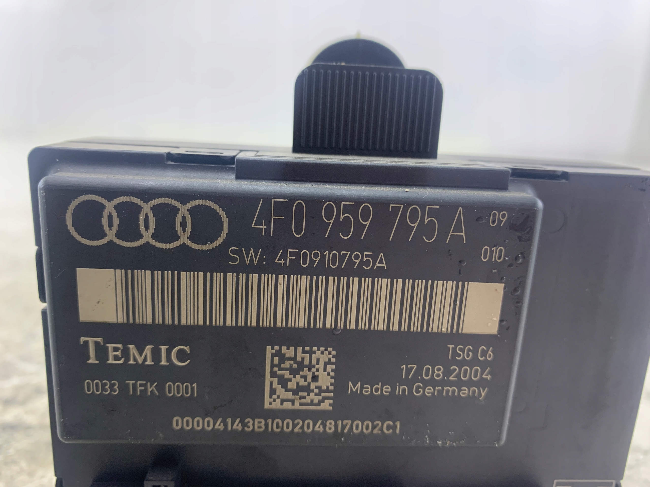 Dodatkowe zdjęcie używanej części: AUDI A6 C6 MODUŁ DRZWI LEWY TYŁ 4F0959795A