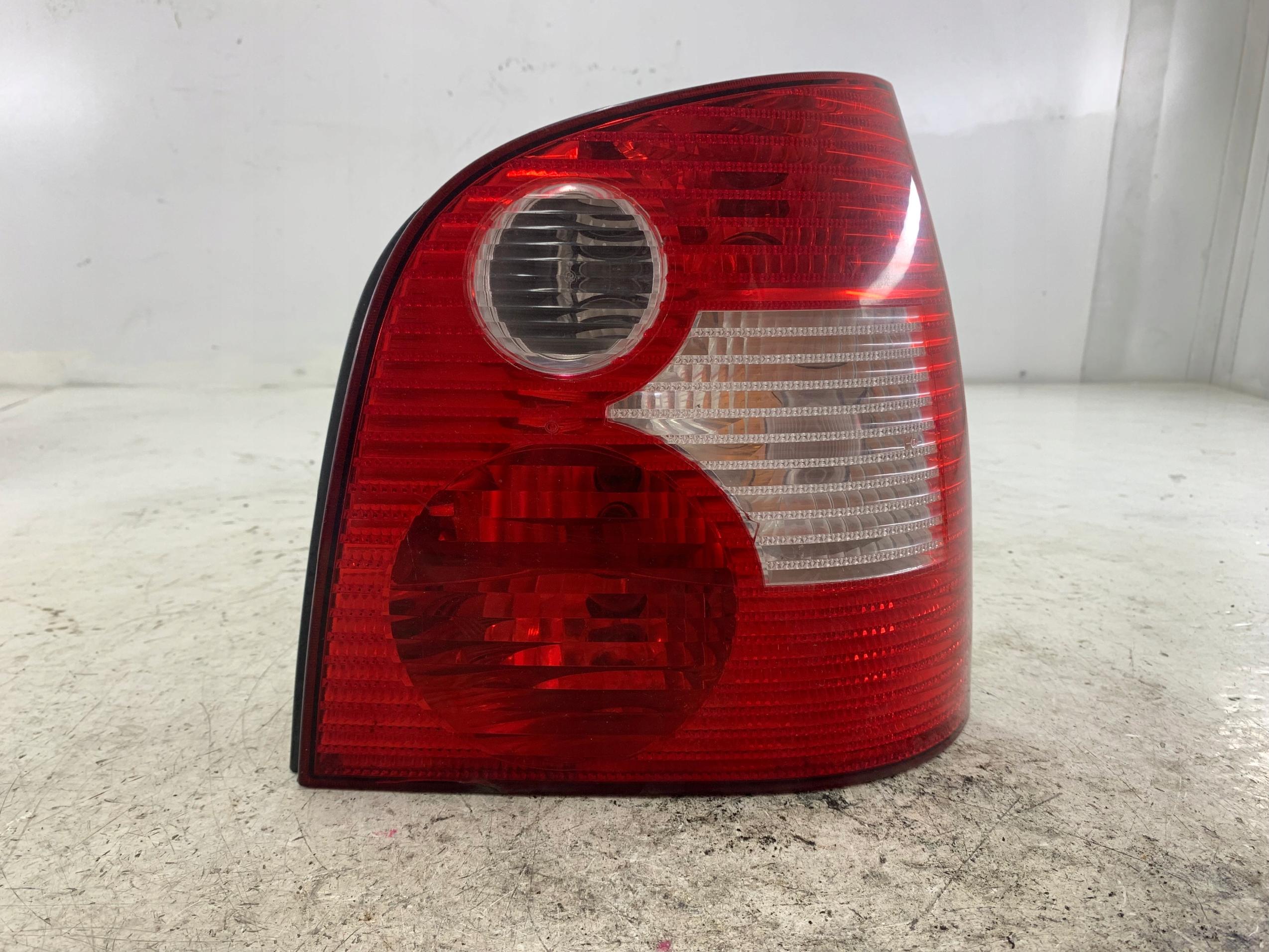 VW POLO IV 9N LAMPA PRAWA TYŁ - zdjęcie 2