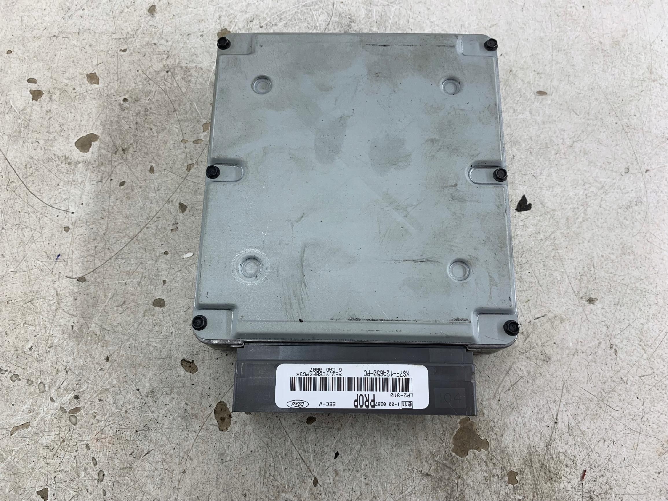 Dodatkowe zdjęcie używanej części: FORD MONDEO MK2 1.8 STEROWNIK SILNIKA XS7F12A650PC