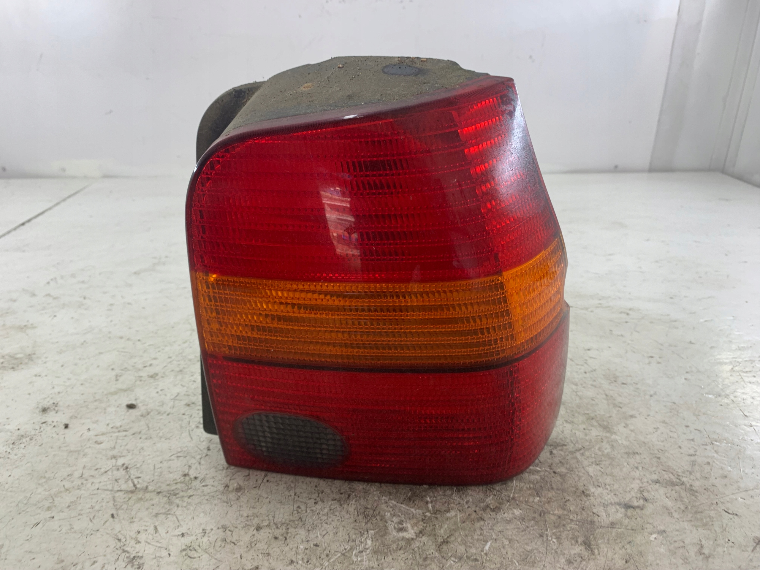 Dodatkowe zdjęcie używanej części: SEAT AROSA LAMPA PRAWA TYŁ