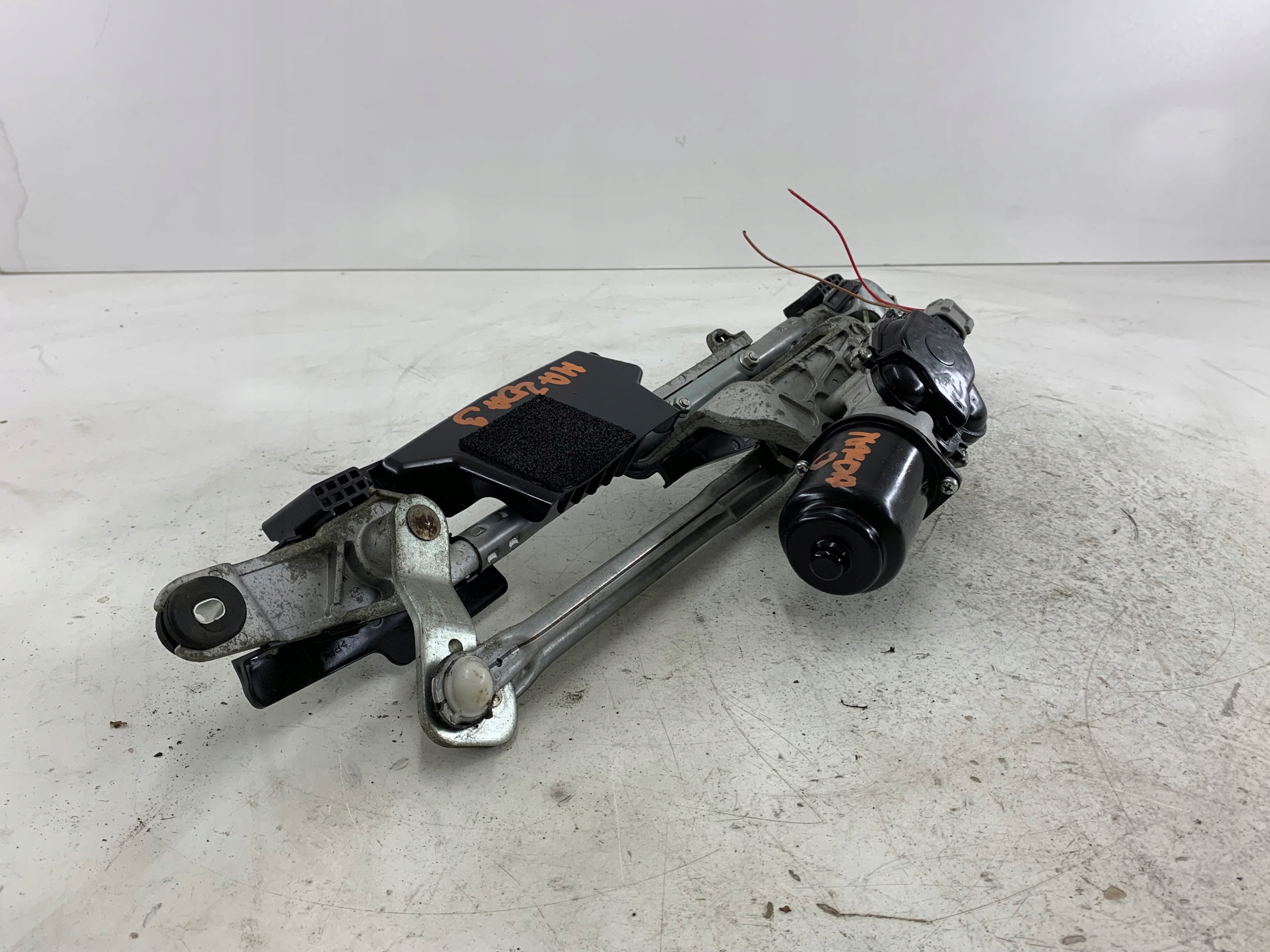 MAZDA 3 II BL MECHANIZM WYCIERACZEK BBM46737X - zdjęcie 2