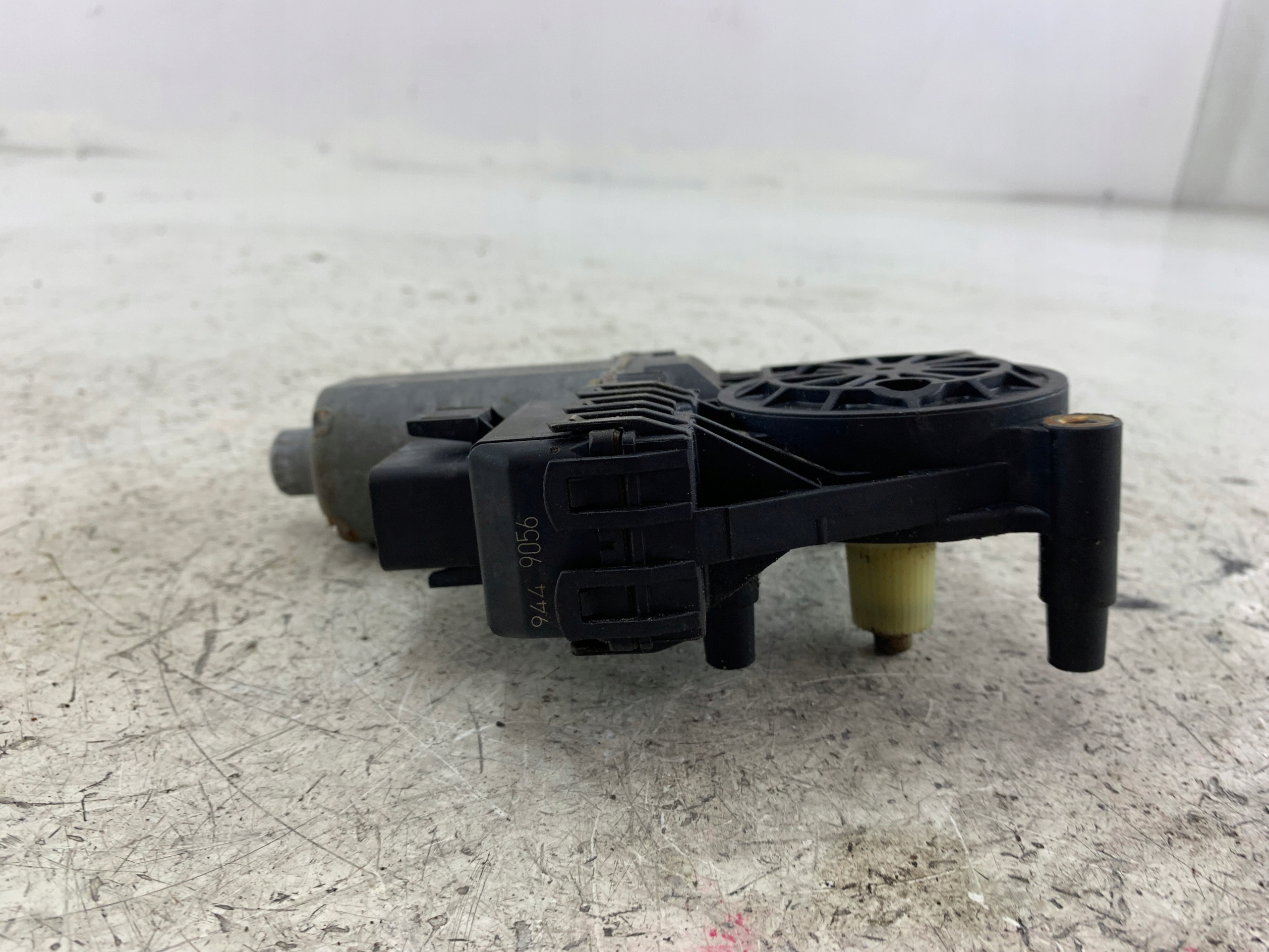 AUDI A6 C5 SILNICZEK SZYBY LEWY PRZÓD 0130821775 - zdjęcie 5