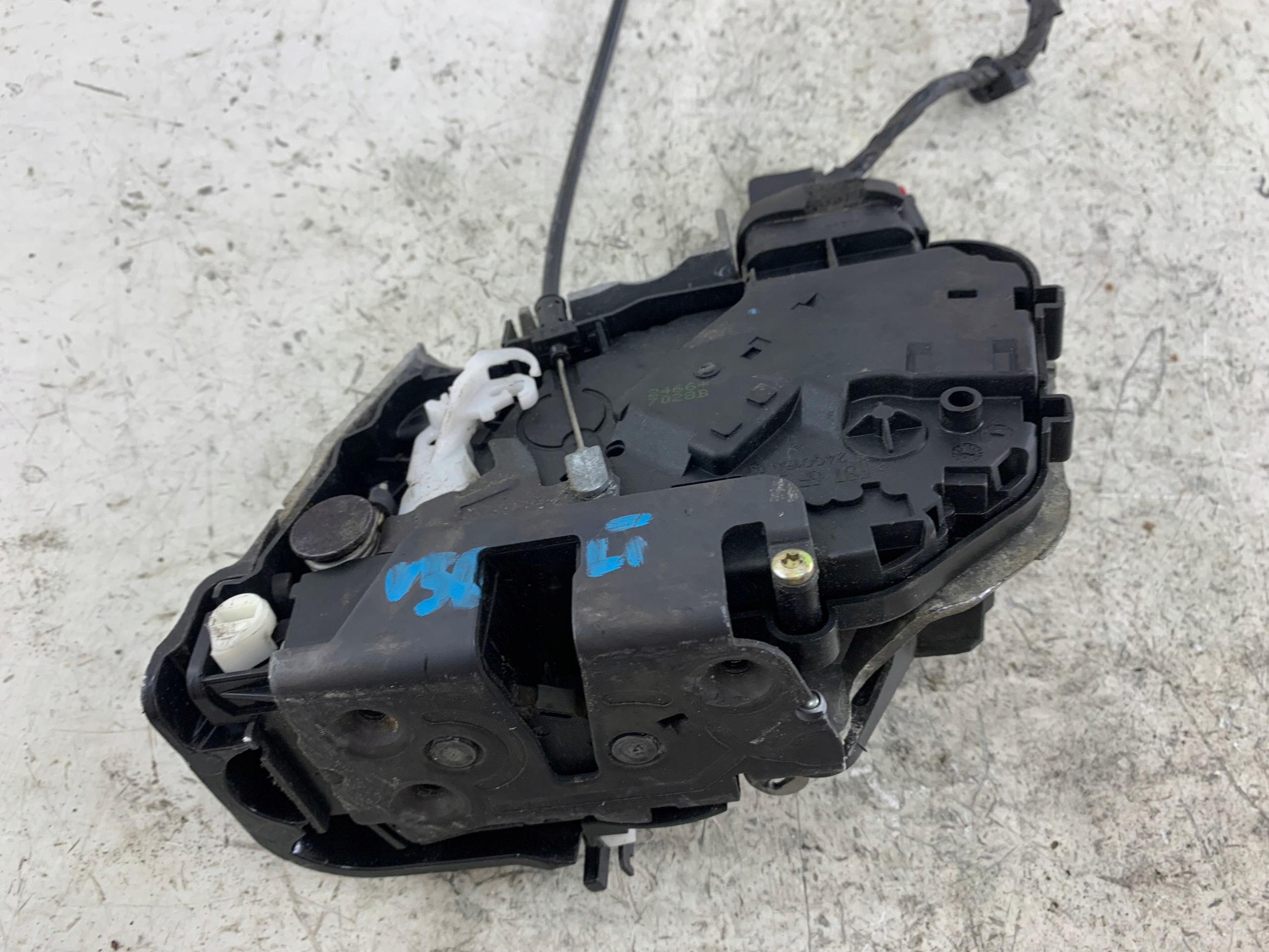 VOLVO V50 I ZAMEK DRZWI LEWY TYŁ 30753667 - zdjęcie 8