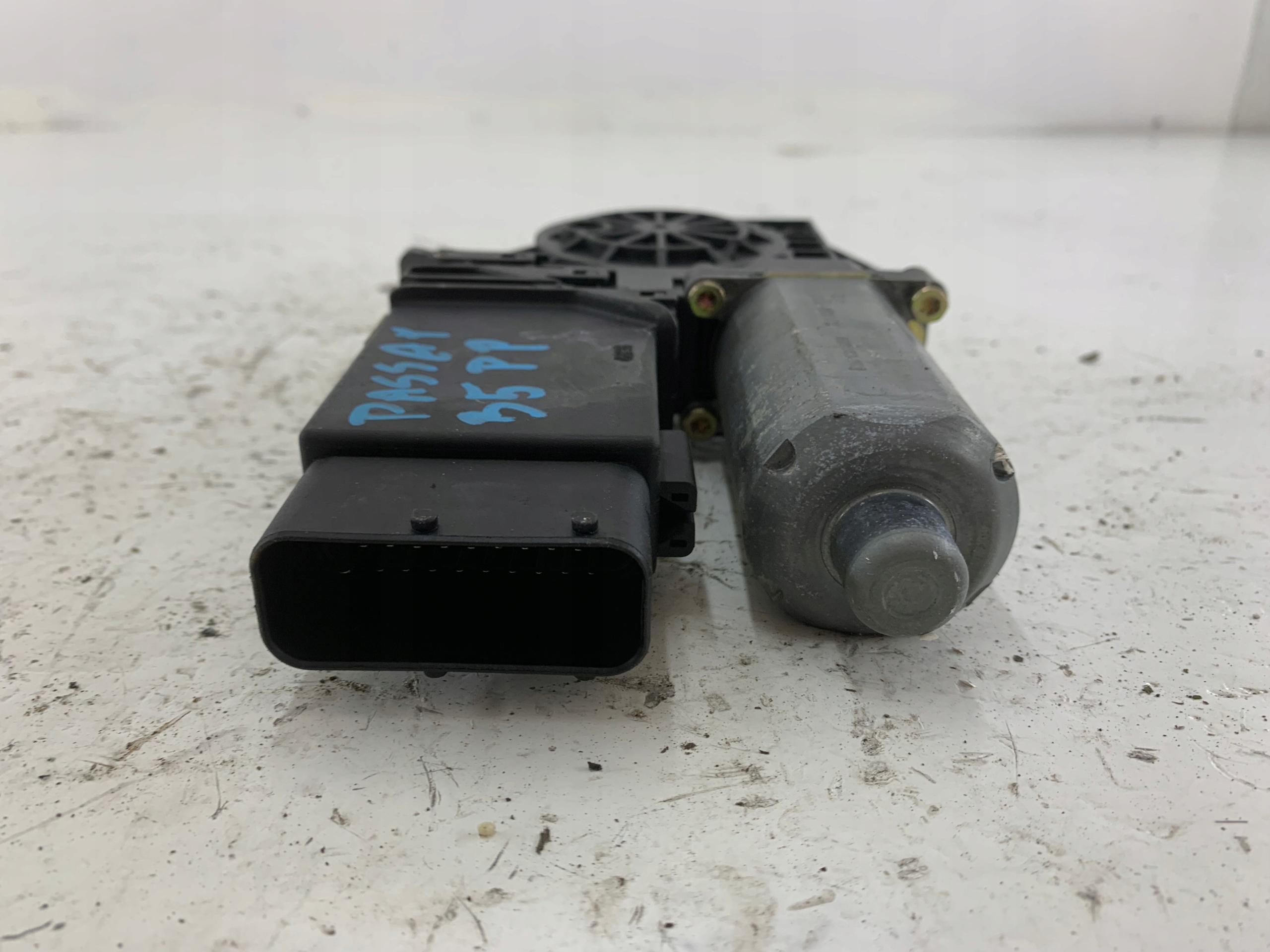 VW PASSAT B5 LIFT SILNICZEK SZYBY PRAWY PRZÓD 0130821694 - zdjęcie 7