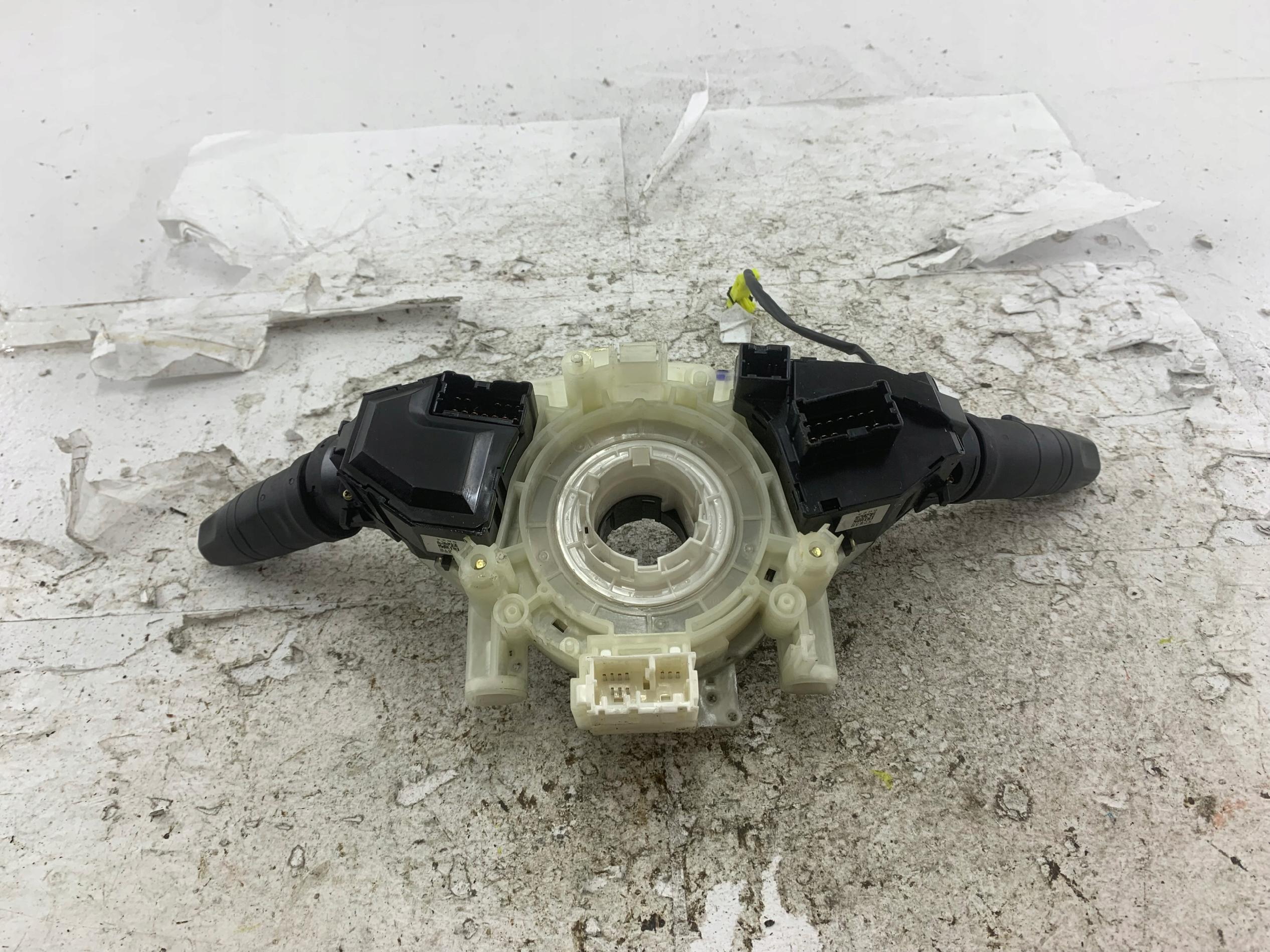 Dodatkowe zdjęcie używanej części: NISSAN PRIMERA P12 PRZEŁĄCZNIK ZESPOLONY TAŚMA 25560AV615