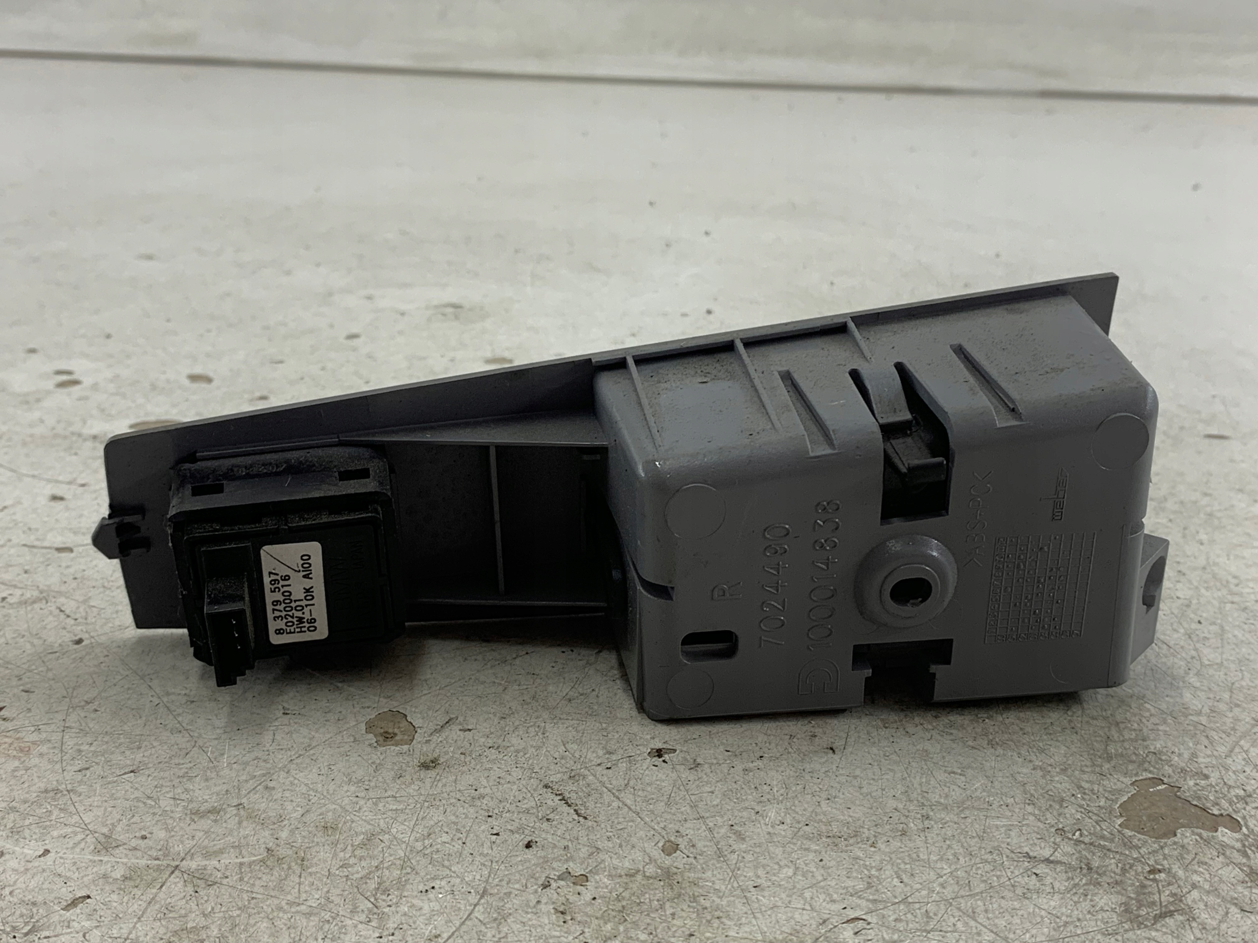 BMW E65 PRZEŁĄCZNIK PANEL SZYB LEWY PRZÓD SCHOWEK 8379597 - zdjęcie 6