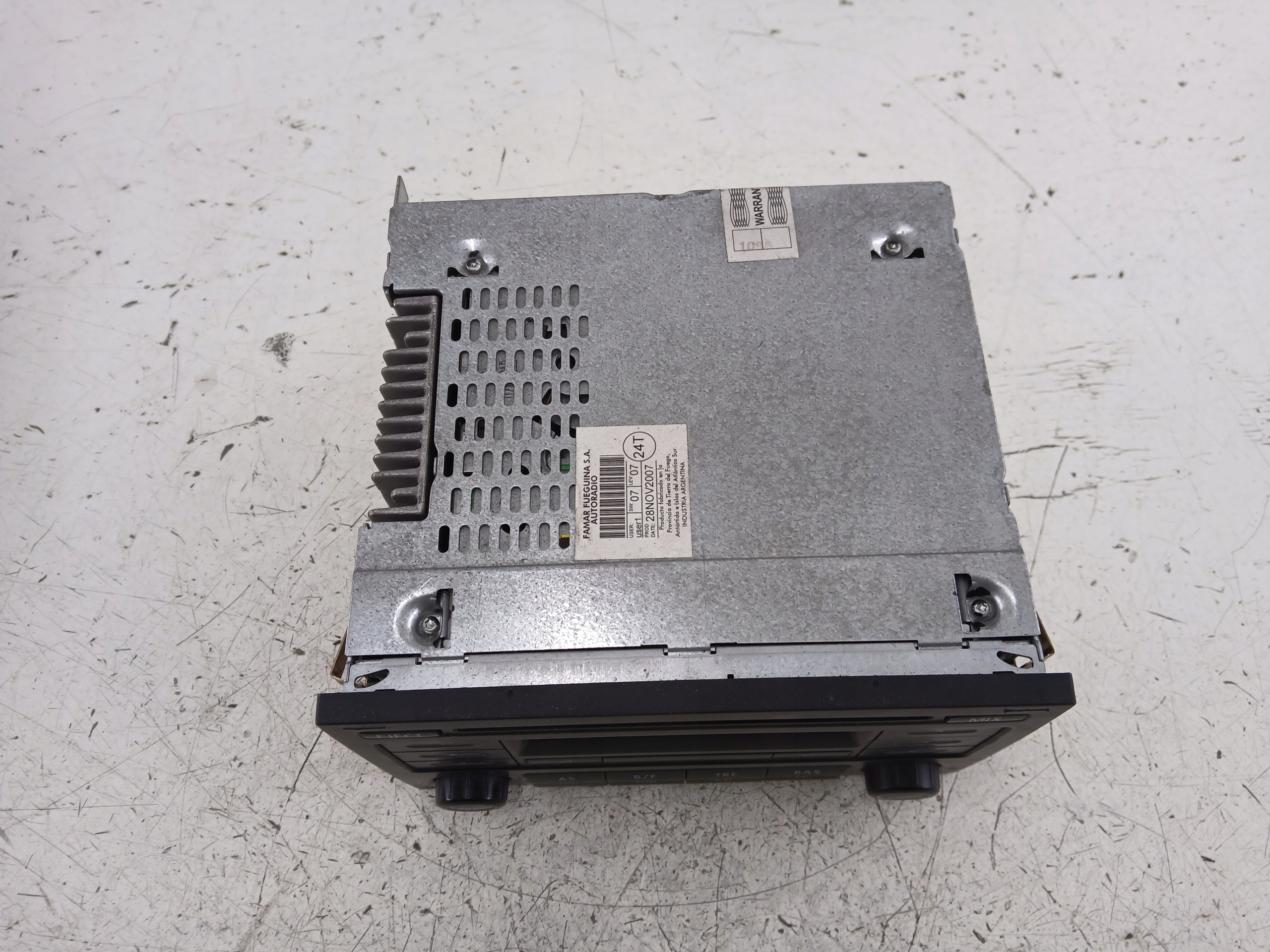 Dodatkowe zdjęcie używanej części: VW POLO IV 9N RADIO FABRYCZNE CD 6Q0035152G