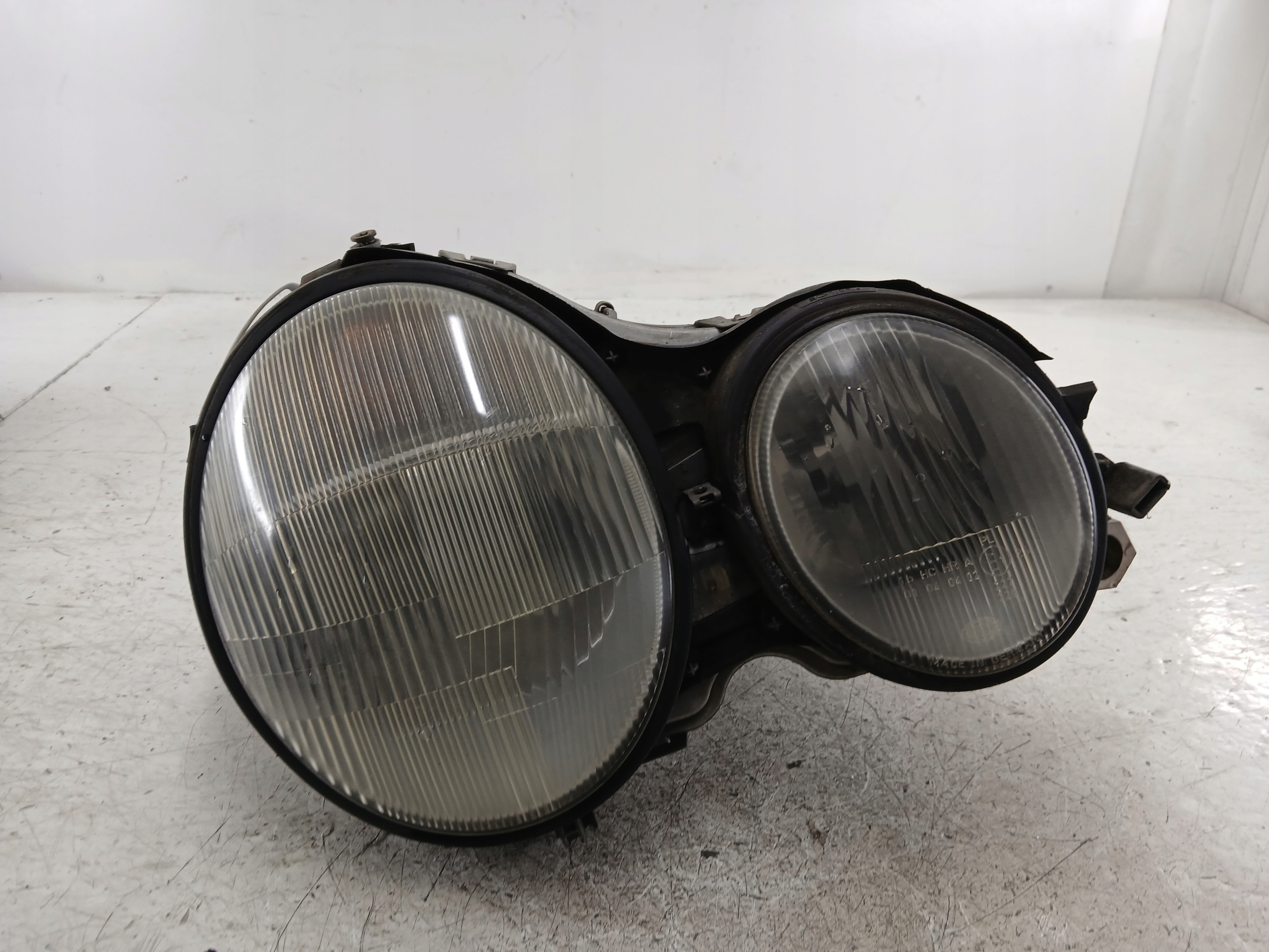 Dodatkowe zdjęcie używanej części: MERCEDES W210 LAMPA PRAWA PRZÓD