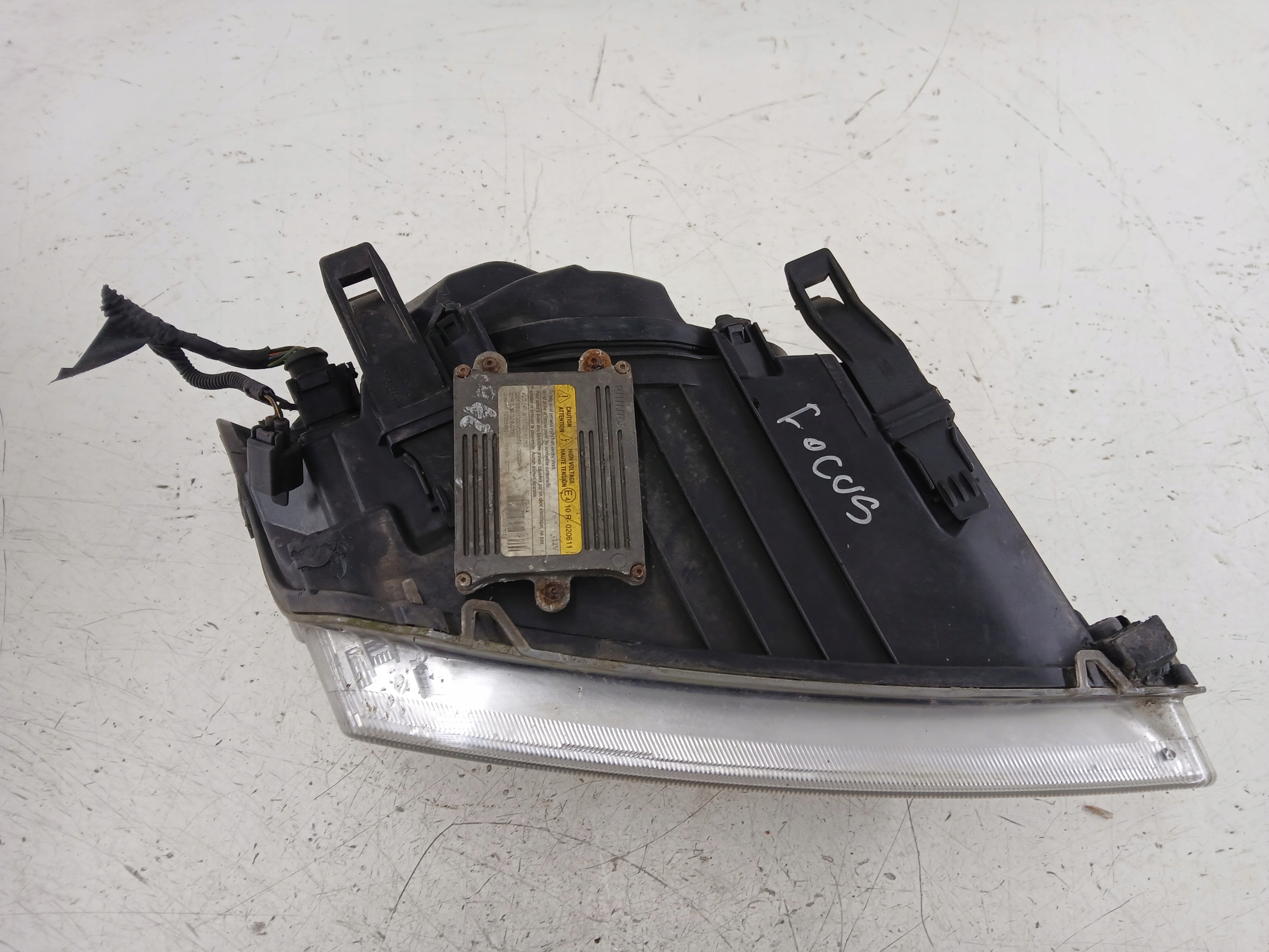 Dodatkowe zdjęcie używanej części: FORD FOCUS MK2 LAMPA LEWA PRZÓD XENON + PRZETWORNICA 4M51-13W030-EF