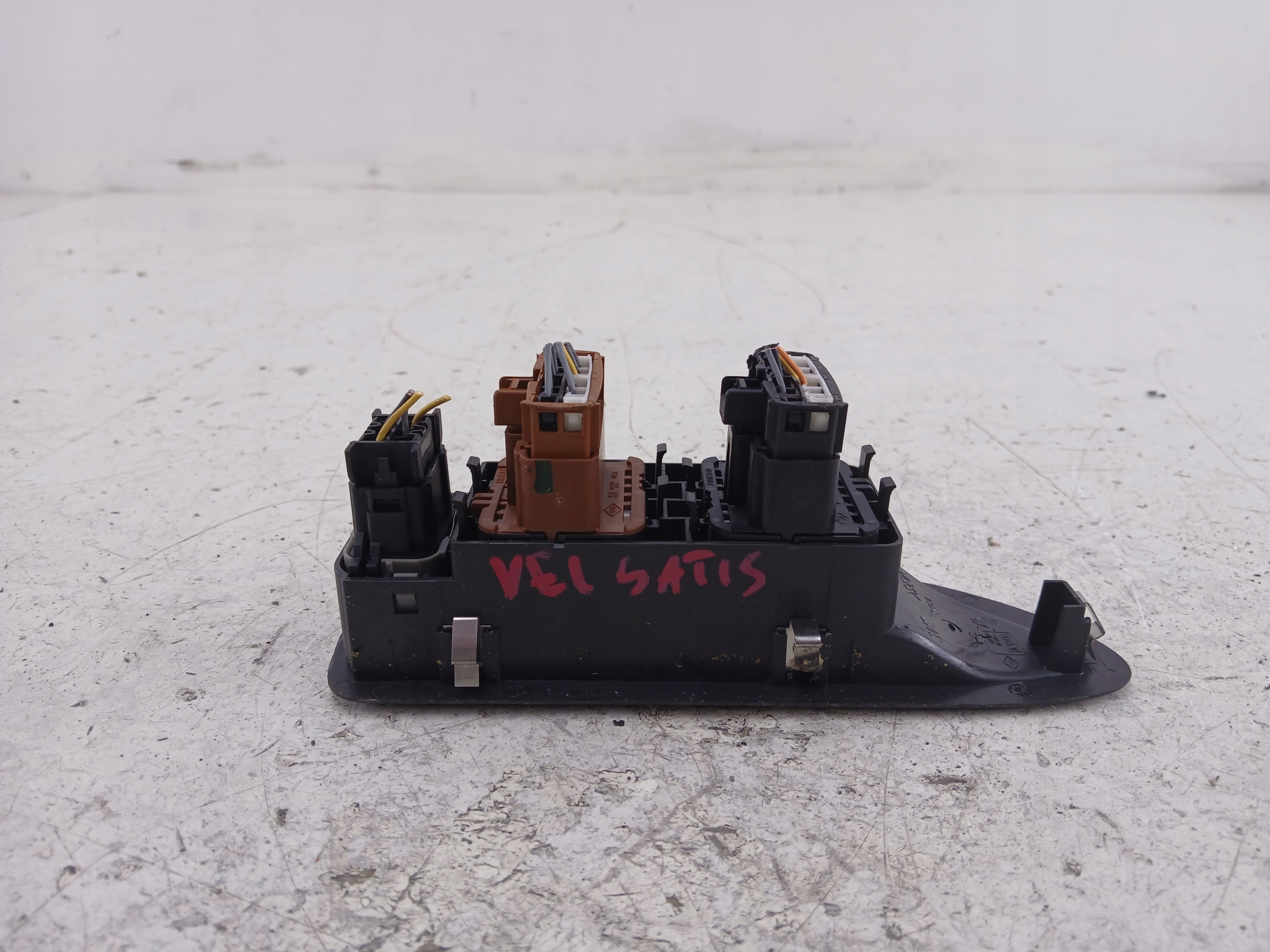 Dodatkowe zdjęcie używanej części: RENAULT VEL SATIS LAGUNA II ESPACE IV PANEL SZYB LEWY PRZÓD 8200397298