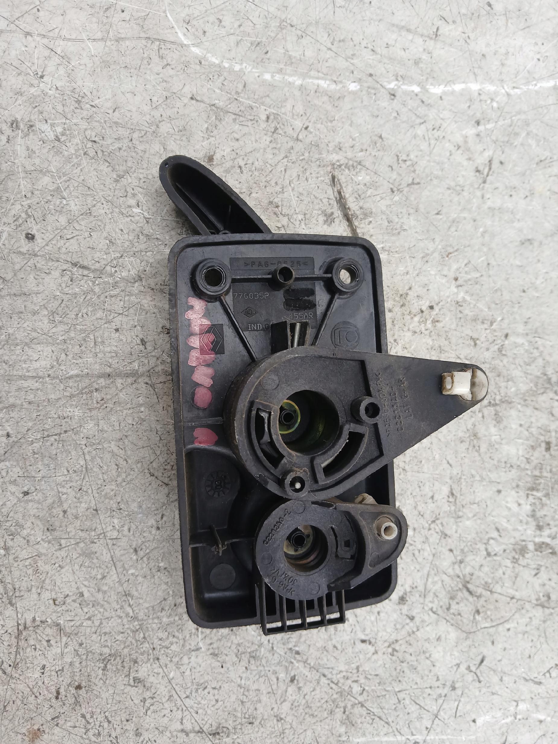 RENAULT MASTER II KLAMKA WEWNĘTRZNA PRAWY TYŁ 7700352455AR - zdjęcie 3