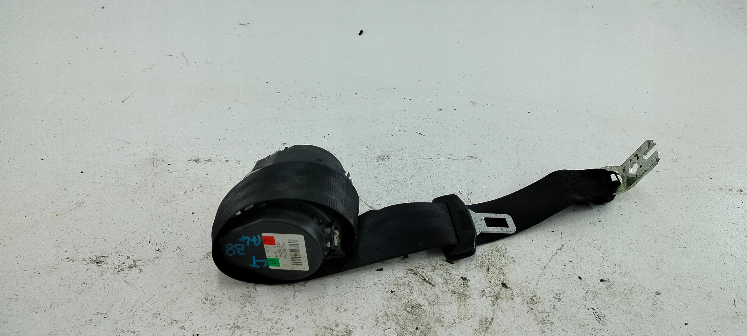 AUDI A4 B8 PAS BEZPIECZEŃSTWA PRAWY LEWY TYŁ 8K0857805P - zdjęcie 2