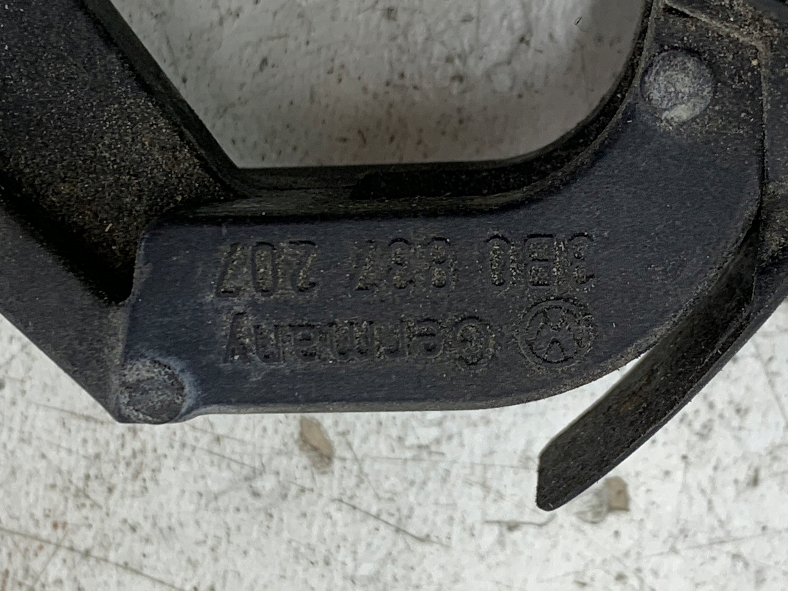 VW PASSAT B5 LIFT KLAMKA ZEWNĘTRZNA PRAWA TYŁ LB5N - zdjęcie 8
