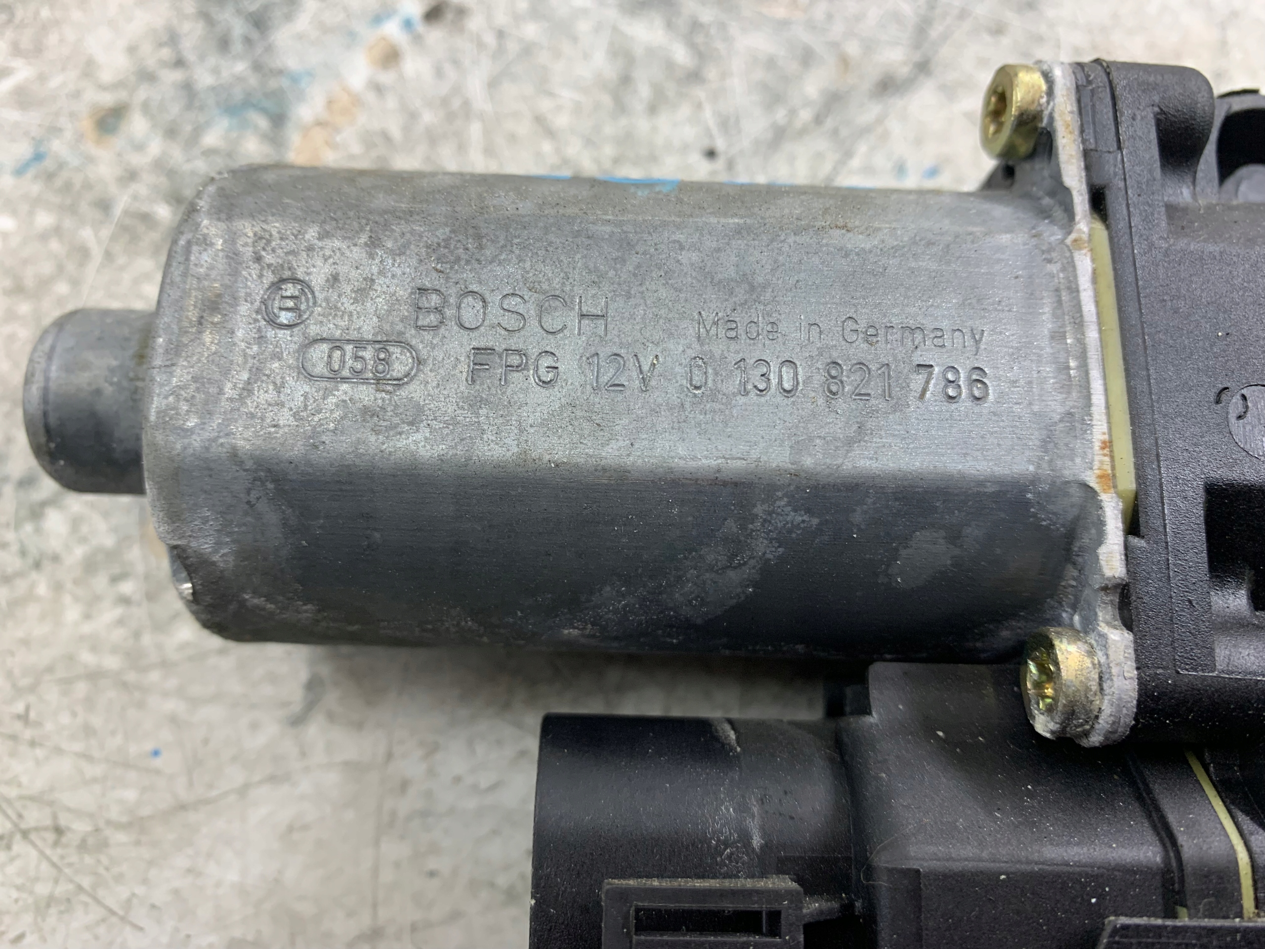 AUDI A4 B5 SILNICZEK SZYBY PRAWY PRZÓD 0130821786 - zdjęcie 5