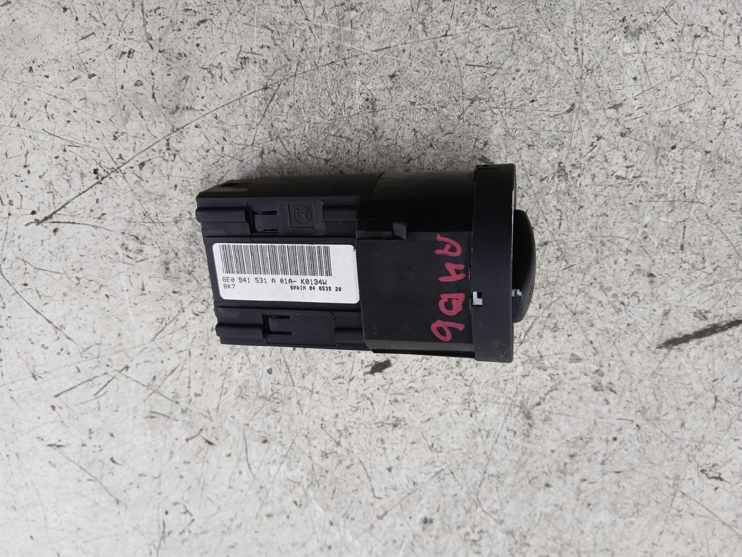 AUDI A4 B6 PRZEŁĄCZNIK ŚWIATEŁ 8E0941531A - zdjęcie 3
