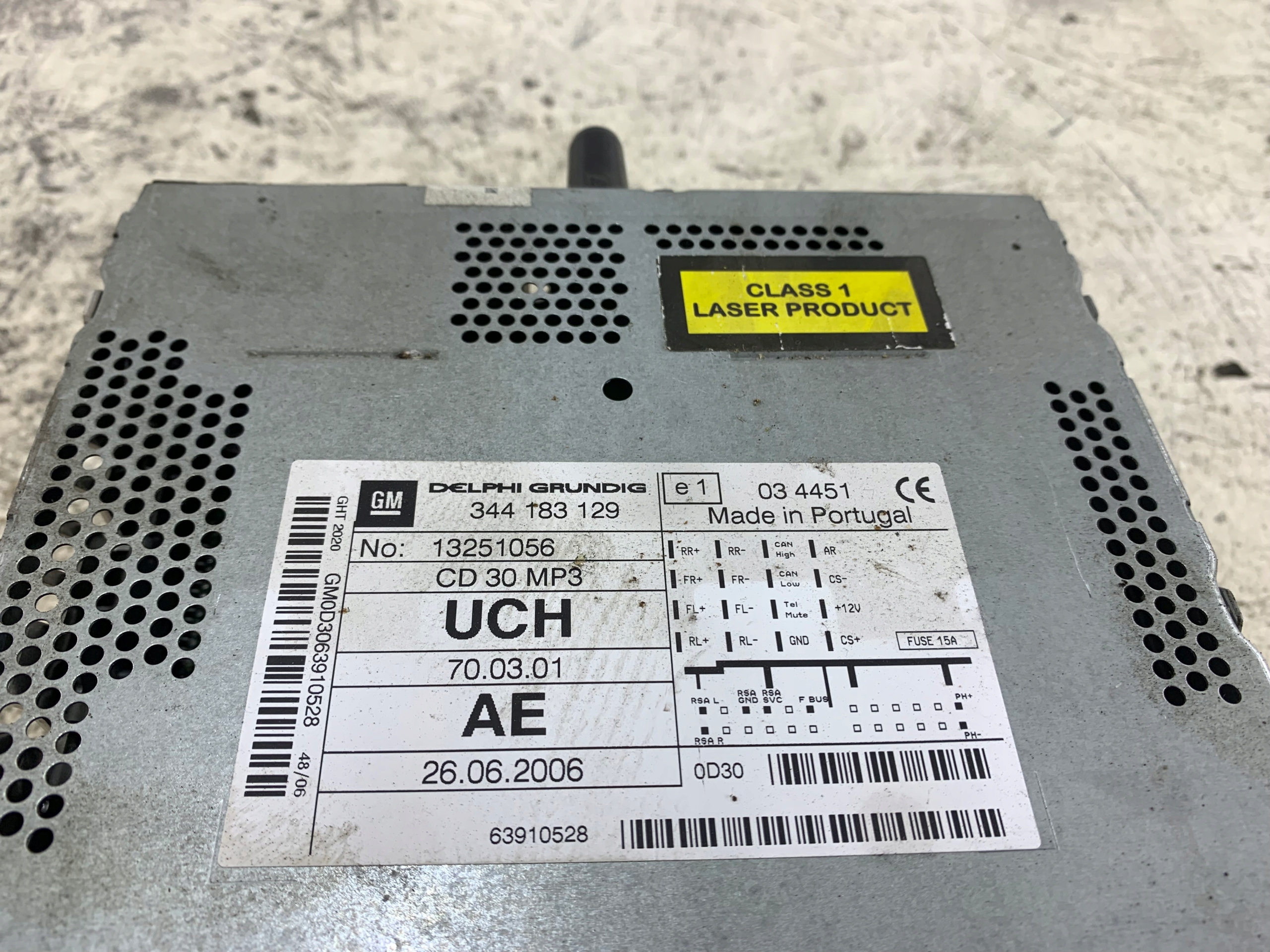Dodatkowe zdjęcie używanej części: OPEL ANTARA ZAFIRA B RADIO FABRYCZNE CD 13251056