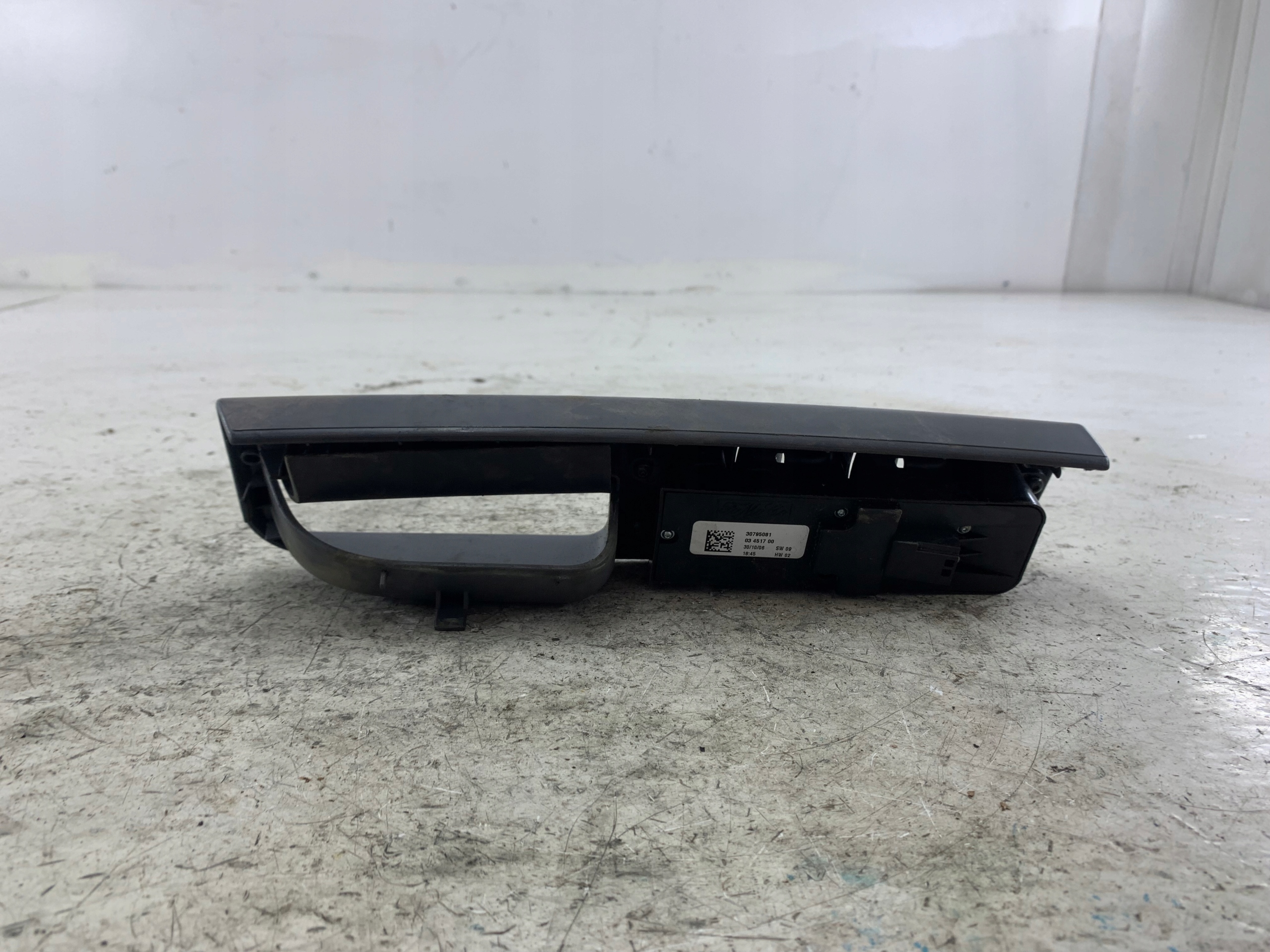 Dodatkowe zdjęcie używanej części: VOLVO V50 I PANEL SZYB LEWY PRZÓD 30795081