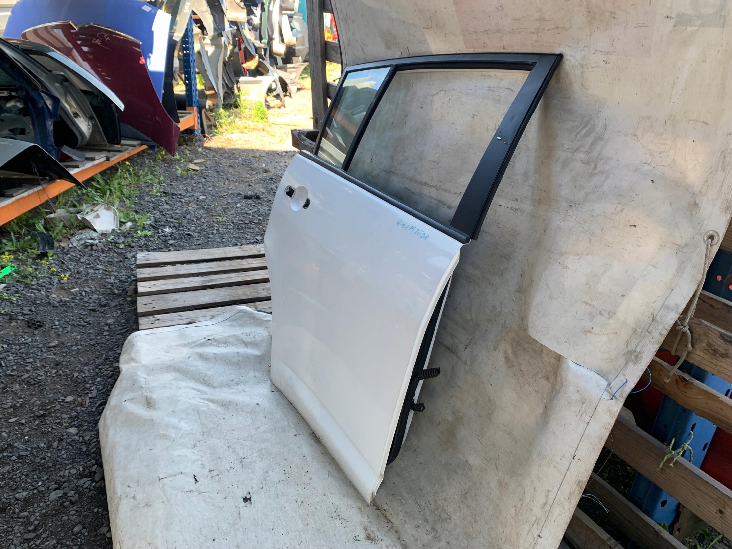 NISSAN TIIDA DRZWI PRAWY TYŁ Q11 - zdjęcie 3