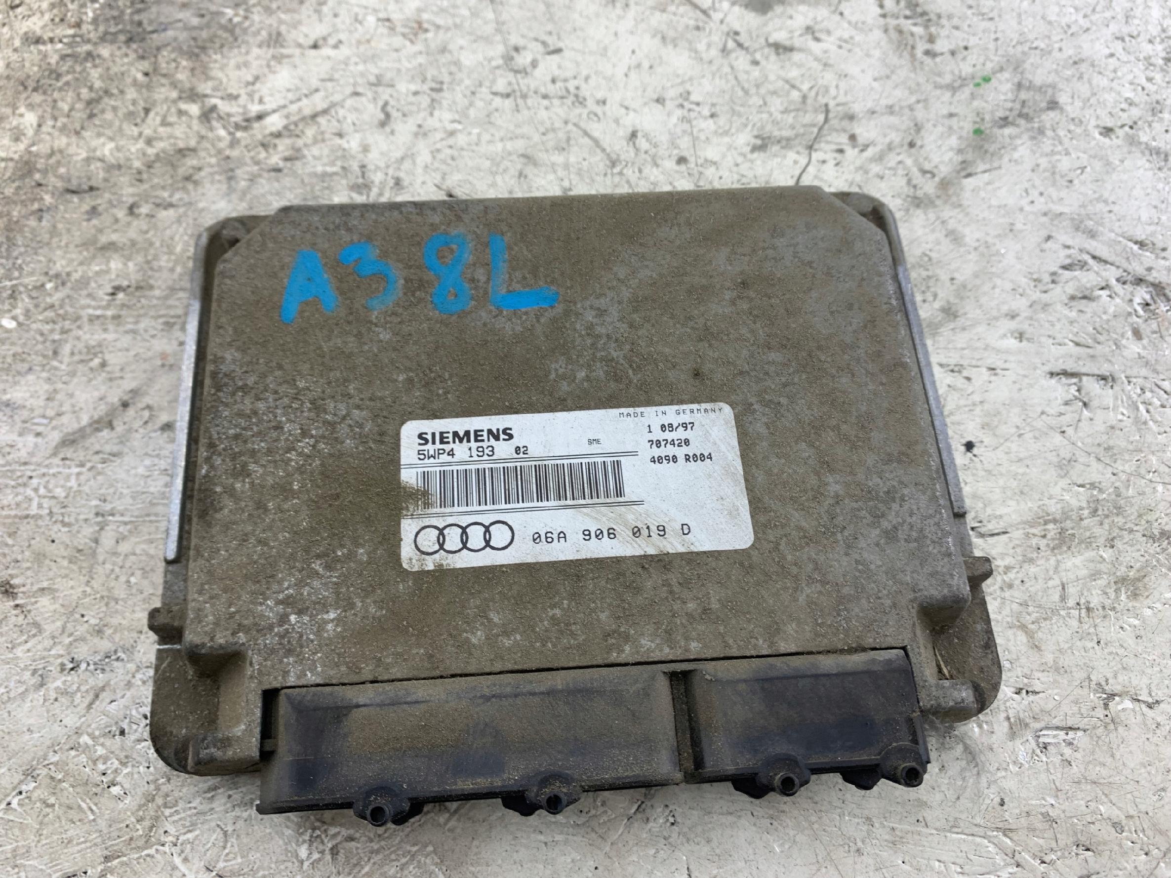 Dodatkowe zdjęcie używanej części: AUDI A3 8L 1.6 STEROWNIK KOMPUTER 06A906019D