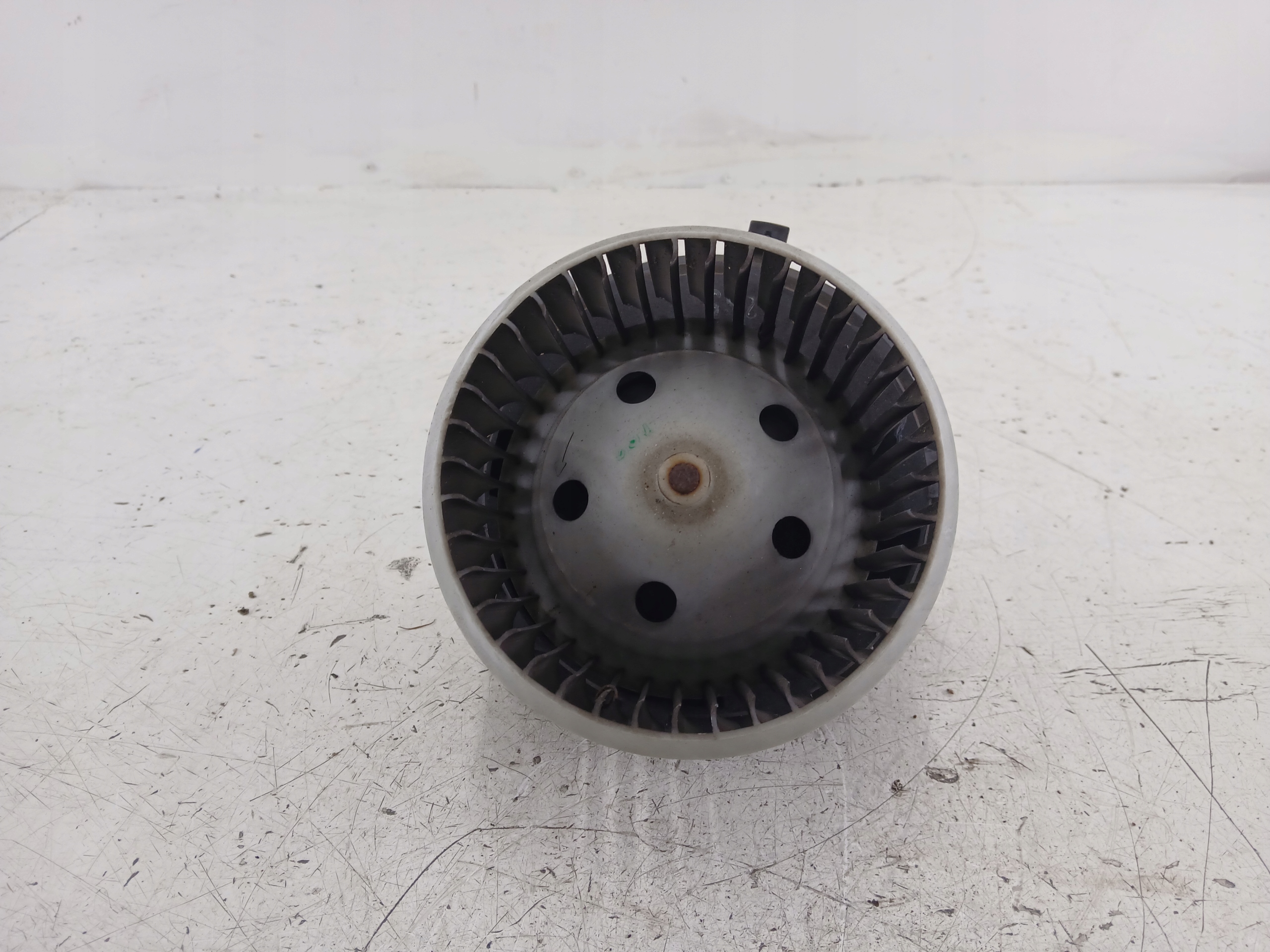 Dodatkowe zdjęcie używanej części: ALFA ROMEO 147 DMUCHAWA NAWIEWU 52488448