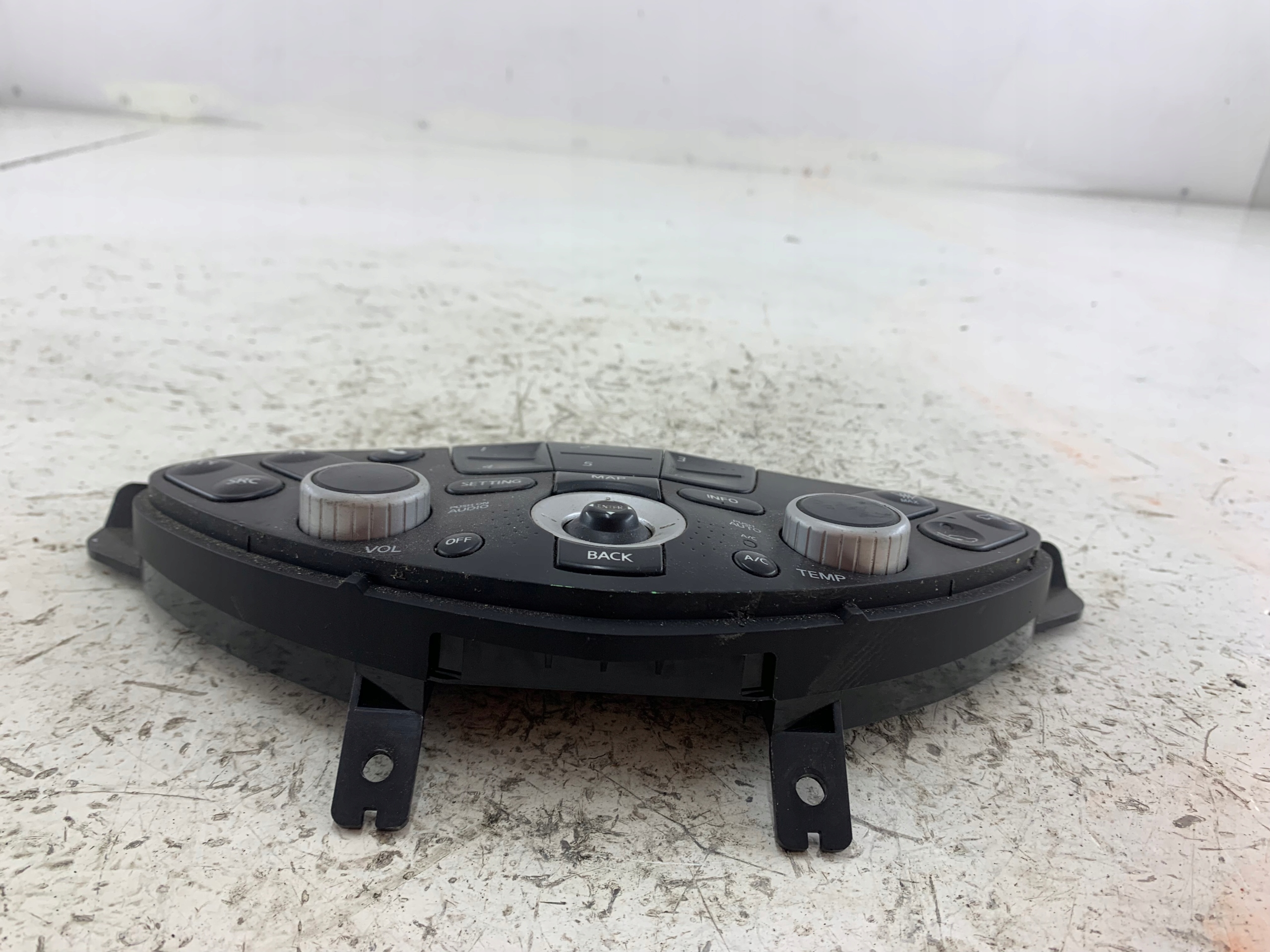 Dodatkowe zdjęcie używanej części: NISSAN PRIMERA P12 PANEL KLIMATYZACJI 28395BA000