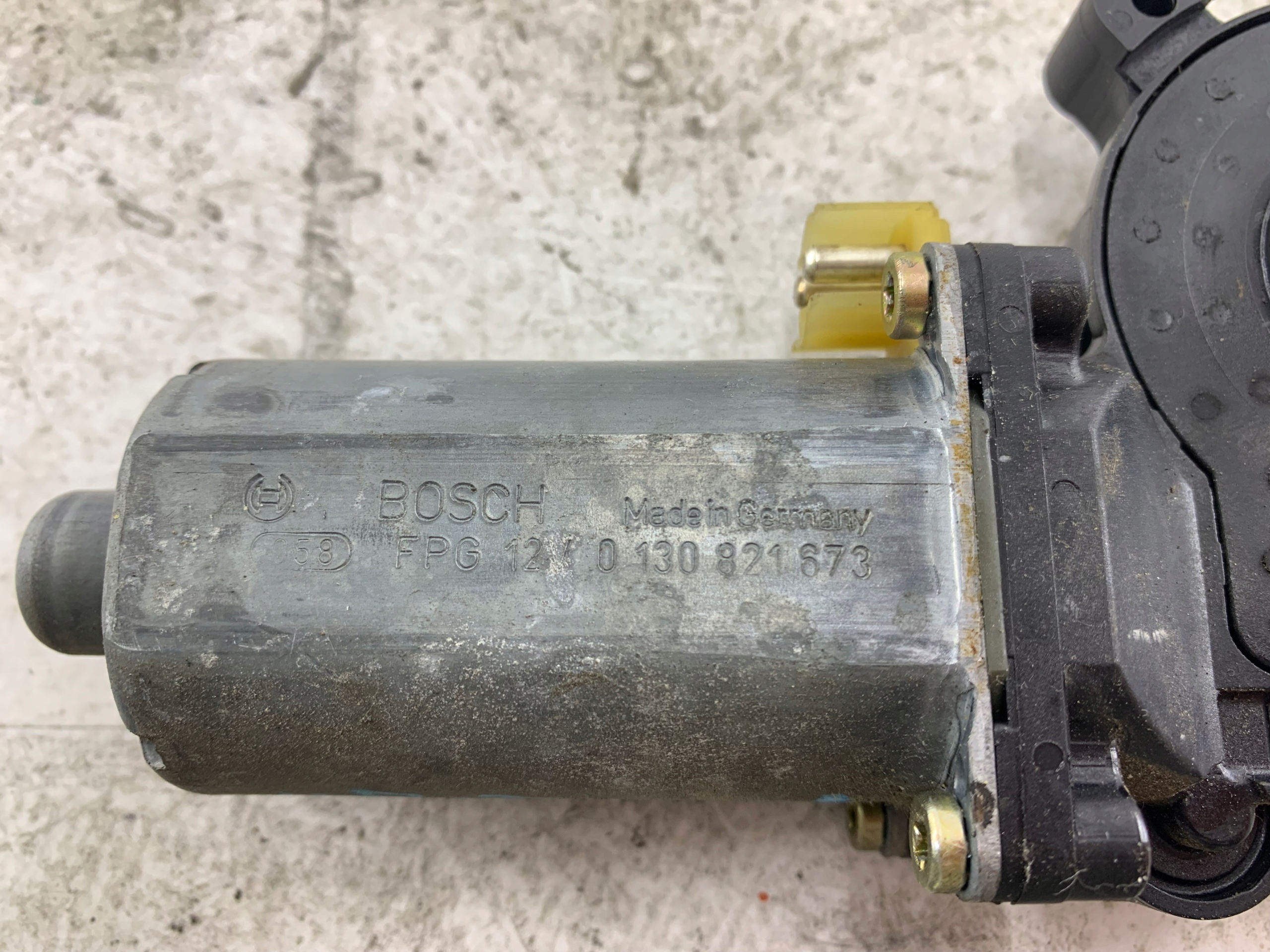 Dodatkowe zdjęcie używanej części: MERCEDES W168 SILNICZEK SZYBY LEWY PRZÓD 0130821673