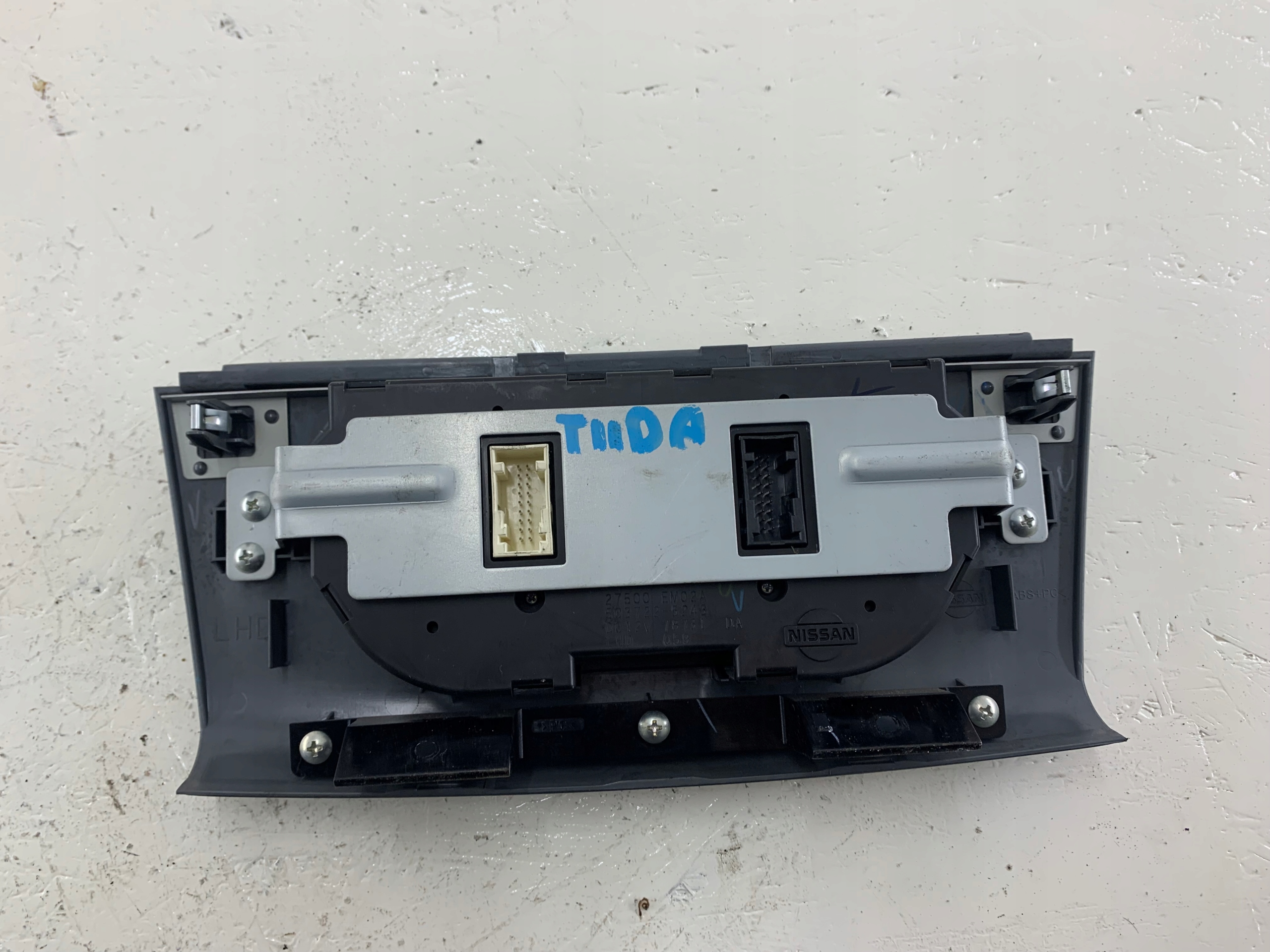 Dodatkowe zdjęcie używanej części: NISSAN TIIDA PANEL KLIMATYZACJI NAWIEWU 27500EM02A