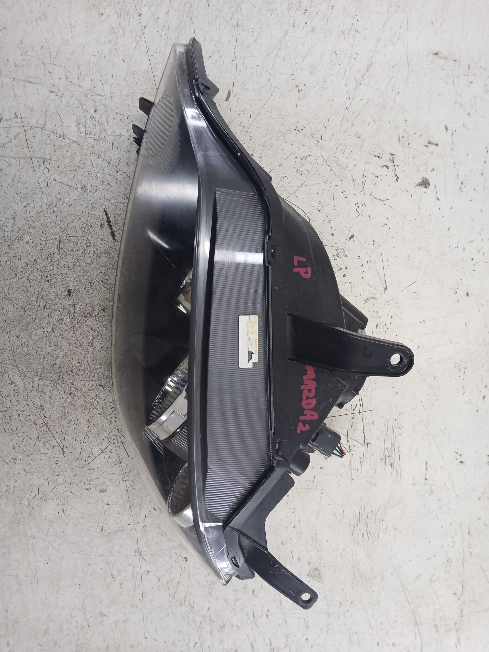 Dodatkowe zdjęcie używanej części: MAZDA 2 DY LIFT LAMPA LEWA PRZÓD