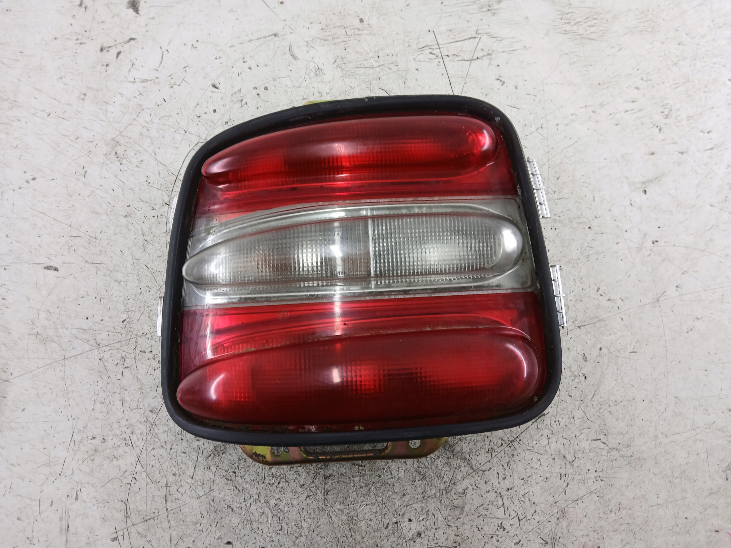 Dodatkowe zdjęcie używanej części: FIAT BRAVA I LAMPA LEWA TYŁ