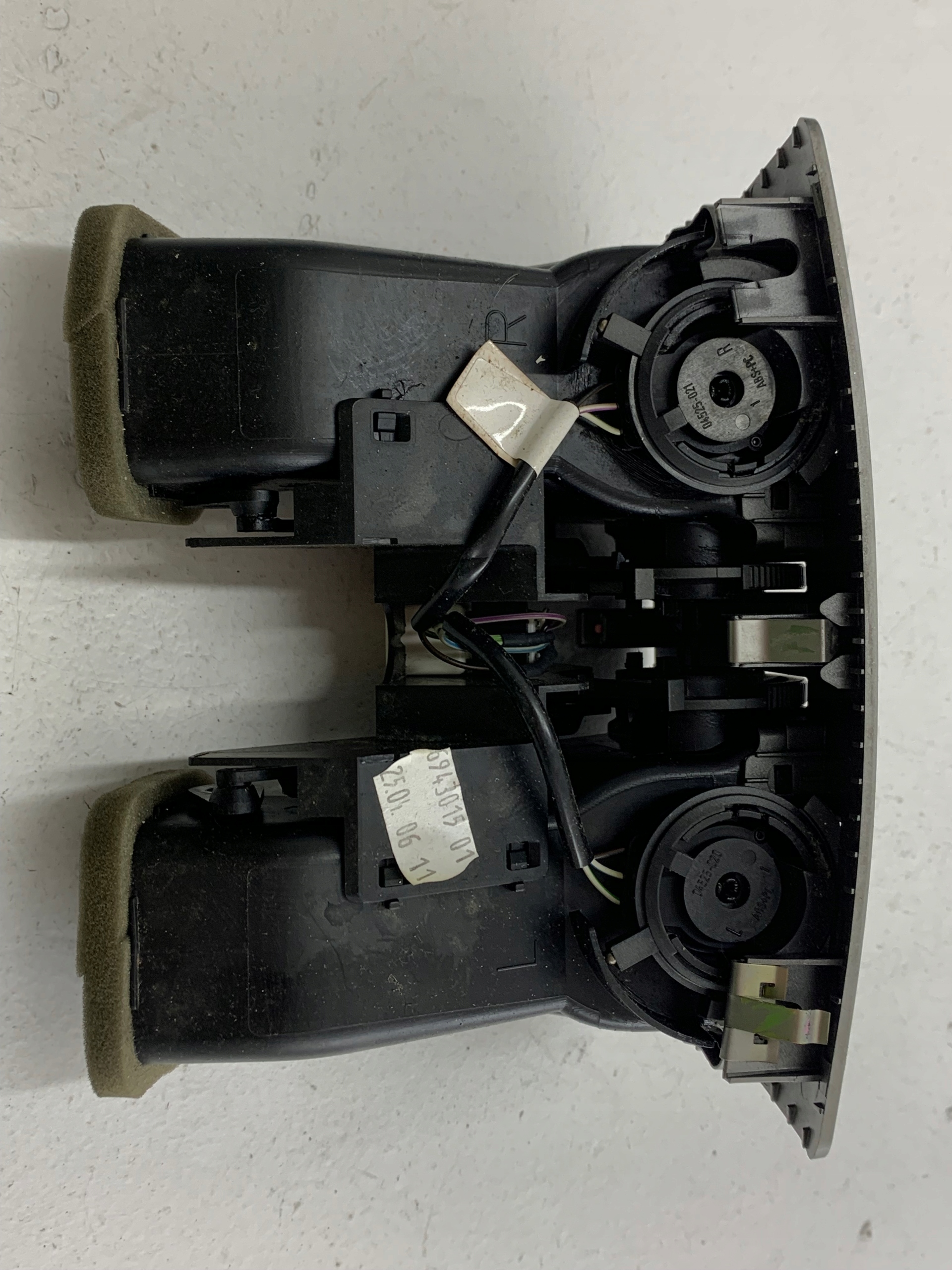 BMW E65 LIFT LCI KRATKA NAWIEWU TUNELU TYŁ 7002395 - zdjęcie 7