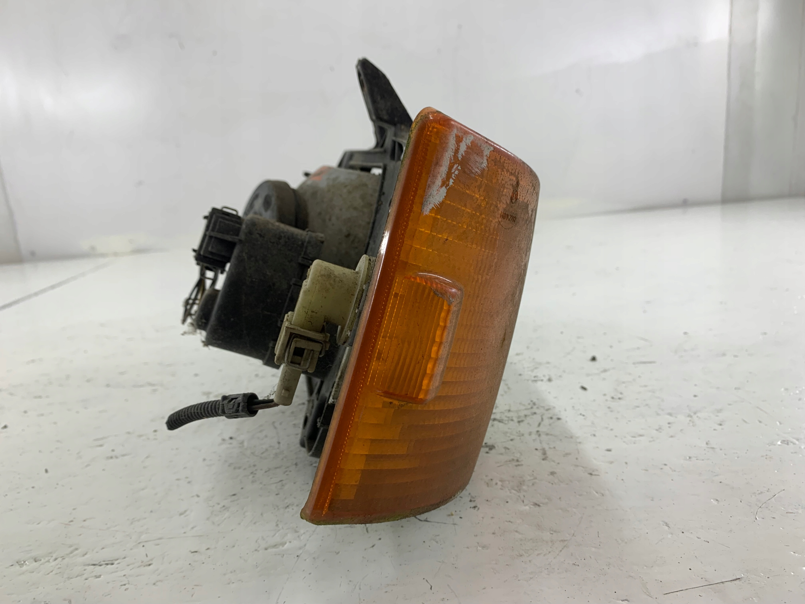 Dodatkowe zdjęcie używanej części: VW TRANSPORTER T4 LAMPA PRAWA PRZÓD + KIERUNKOWSKAZ