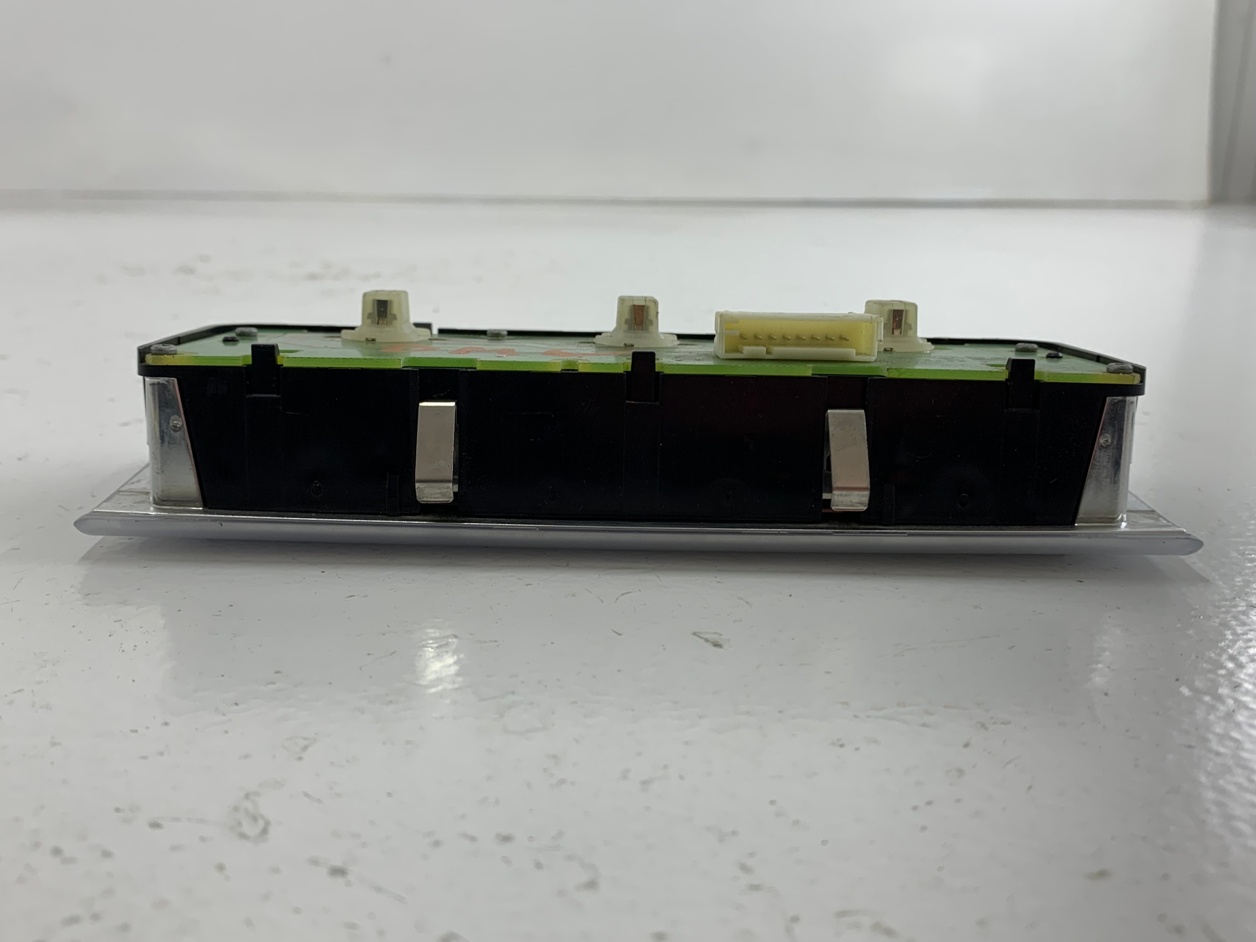 BMW E81 E87 LAMPKA WNĘTRZA OŚWIETLENIE KABINY 6951253 - zdjęcie 8