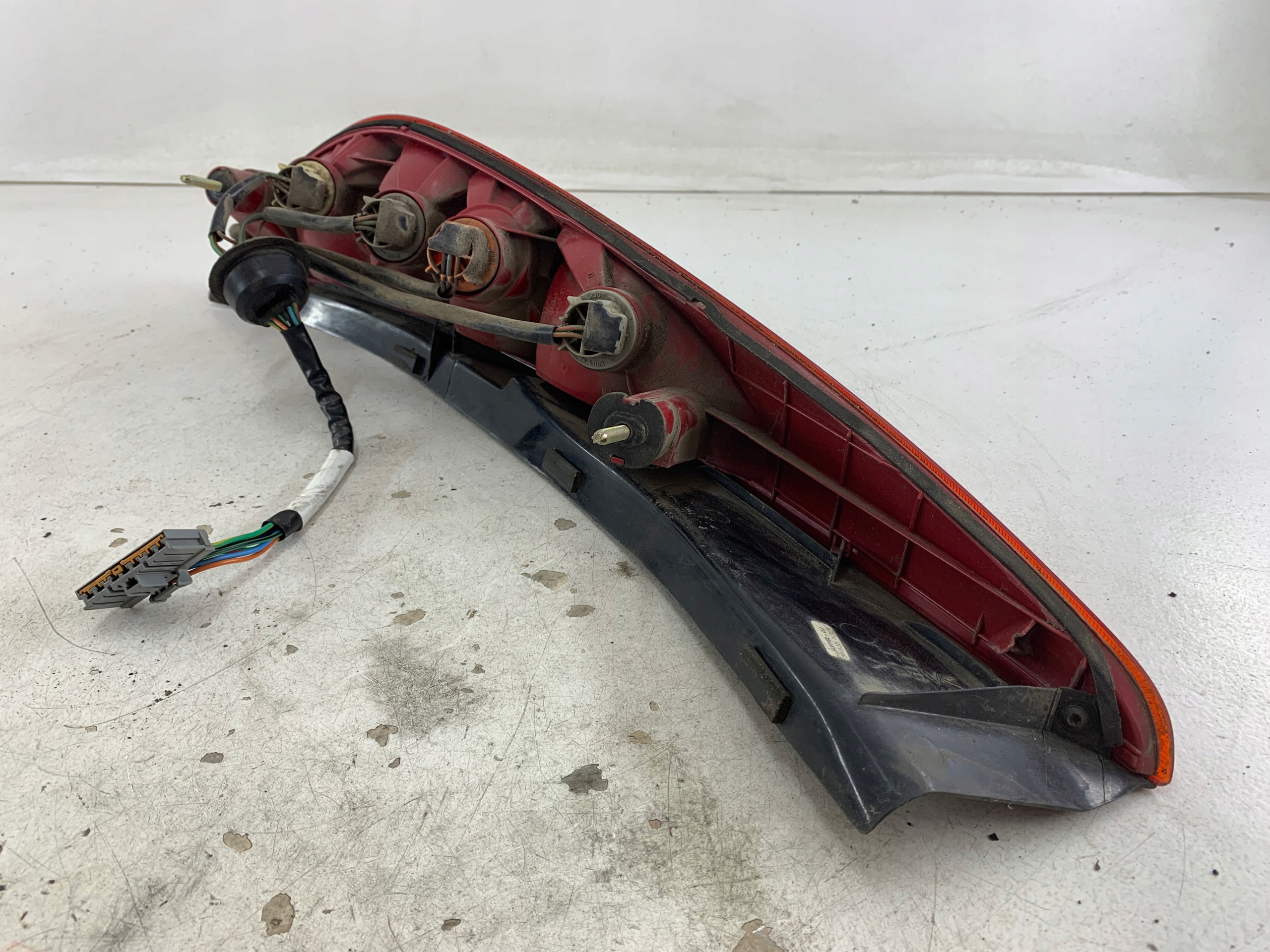 FORD MONDEO MK3 KOMBI LAMPA PRAWA TYŁ - zdjęcie 6